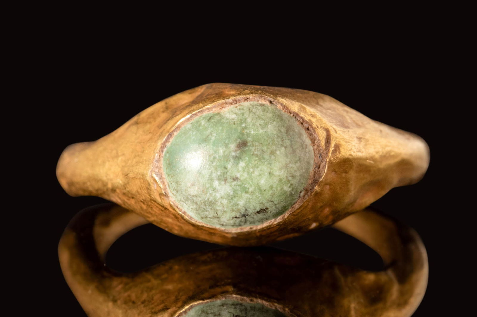 ROMAN HIGH KARAT GOLD RING WITH PLASMA STONE (1 of 5)