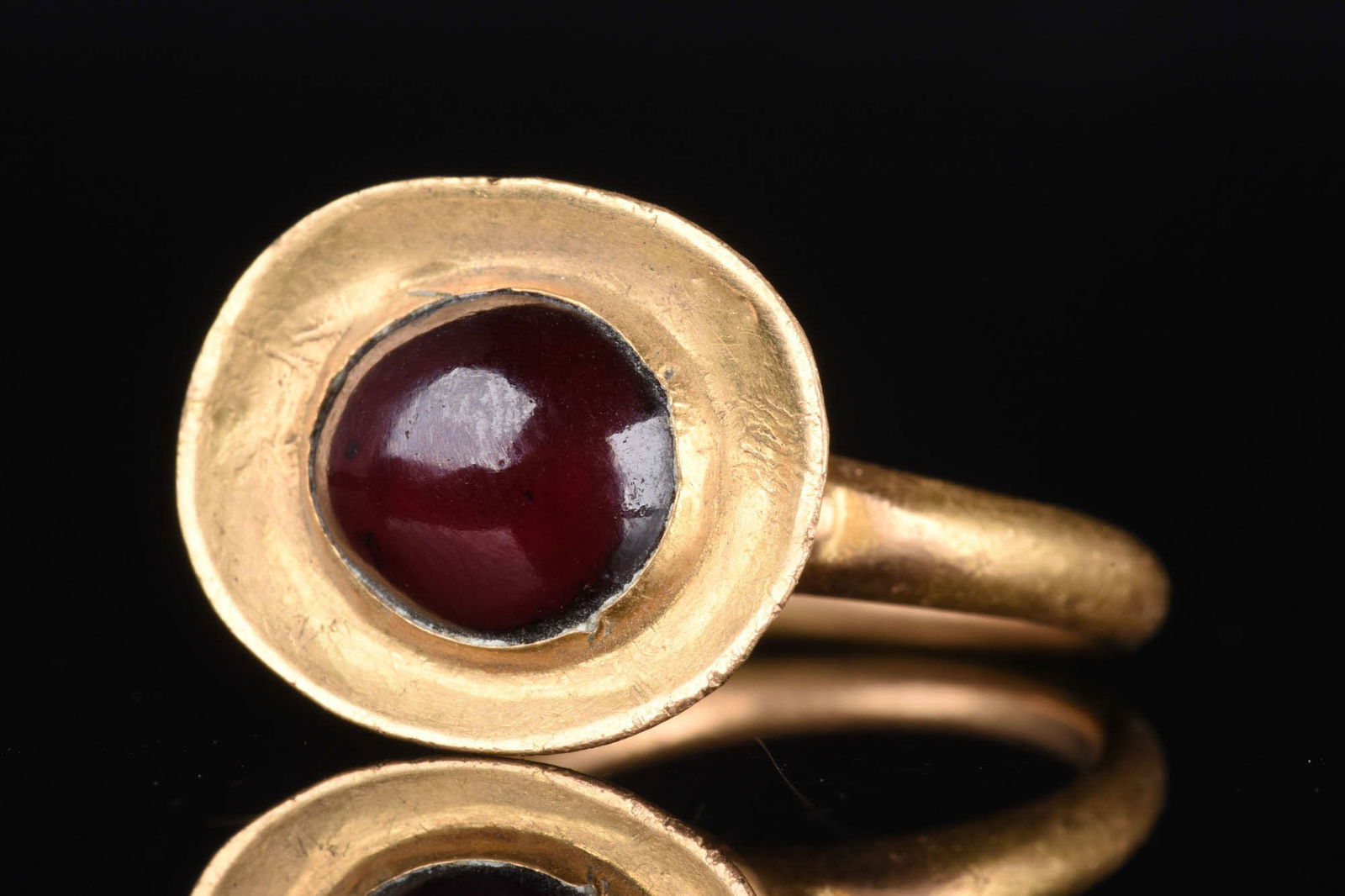 MEROVINGIAN HIGH KARAT GOLD AND GARNET STONE RING (1 of 6)