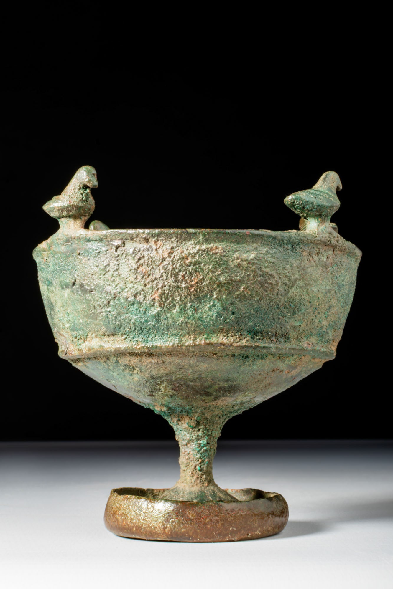 URARTIAN BRONZE CUP WITH DOVES (1 of 4)