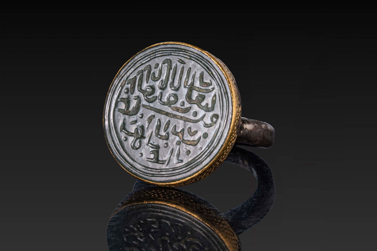 OTTOMAN SILVER-GILT RING WITH INSCRIBED INTAGLIO (1 of 3)