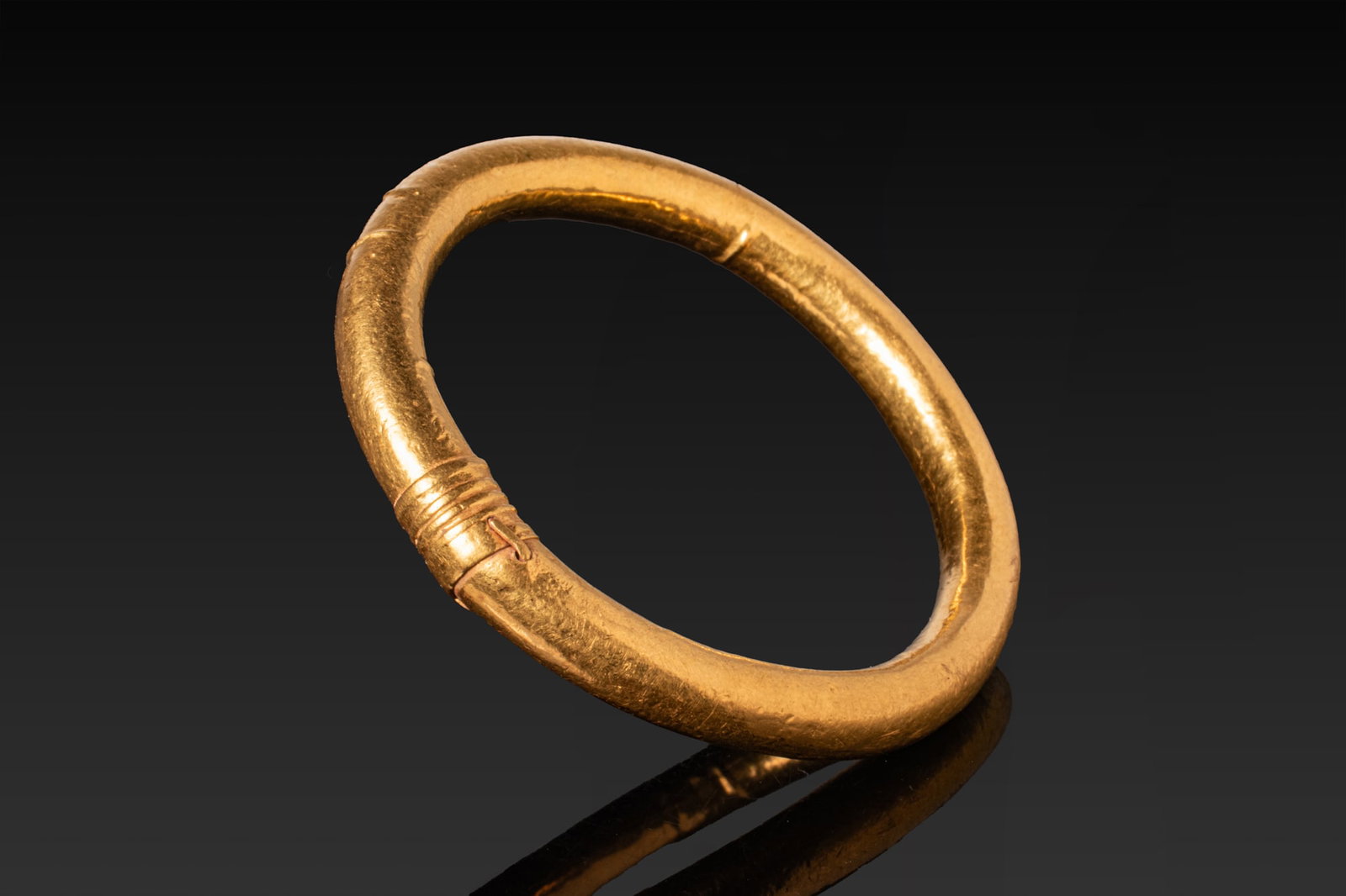 EASTERN GREEK HOLLOW HIGH KARAT 19G GOLD BRACELET (1 of 12)