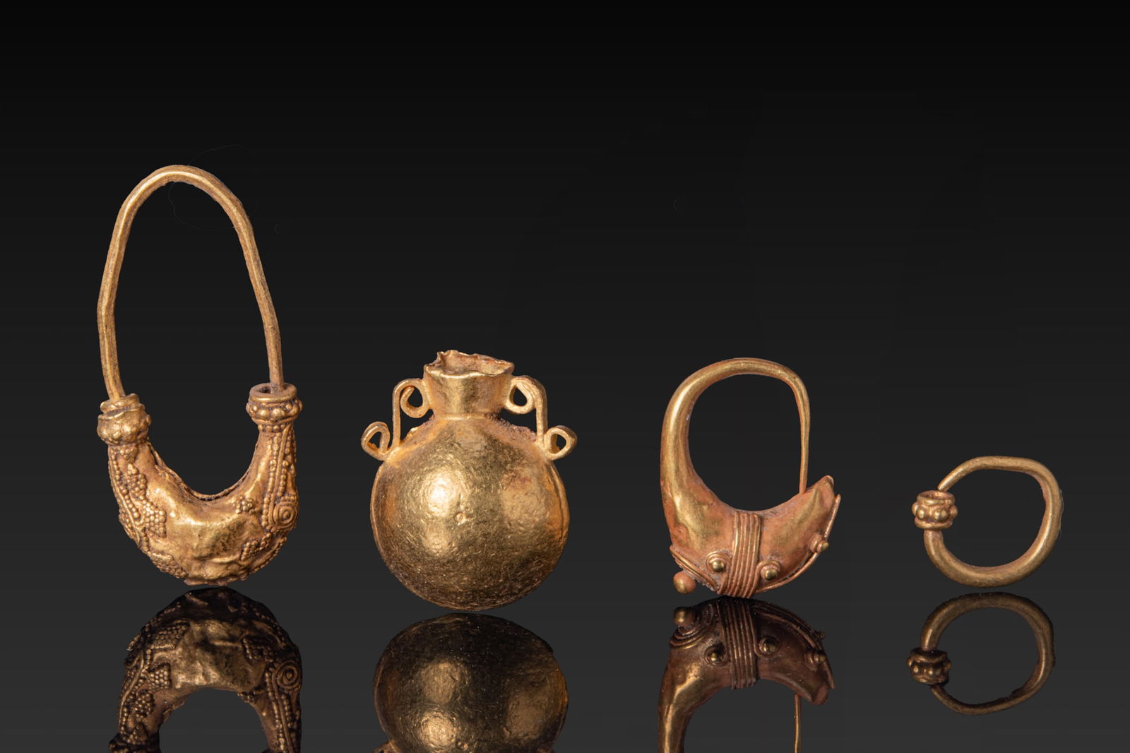 COLLECTION OF HELLENISTIC GOLD EARRINGS (1 of 3)