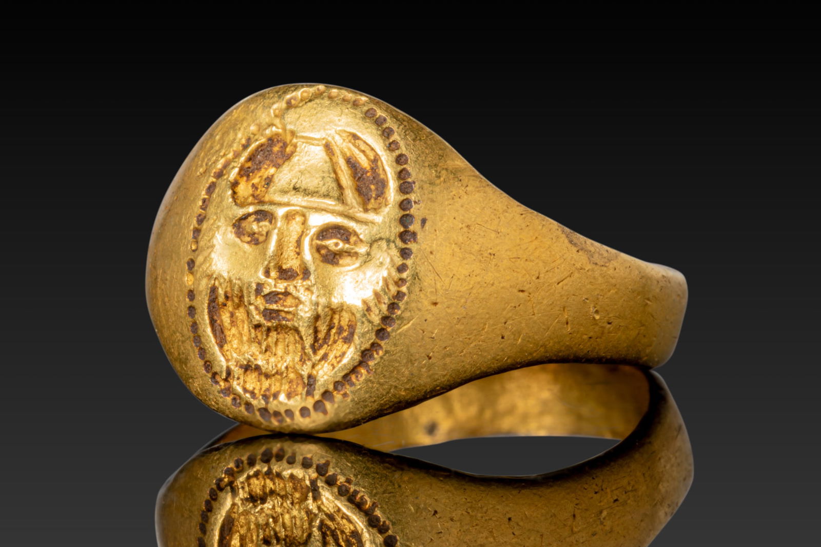 RARE GRAECO-PHOENICIAN HIGH KARAT GOLD RING WITH MELQART (1 of 3)