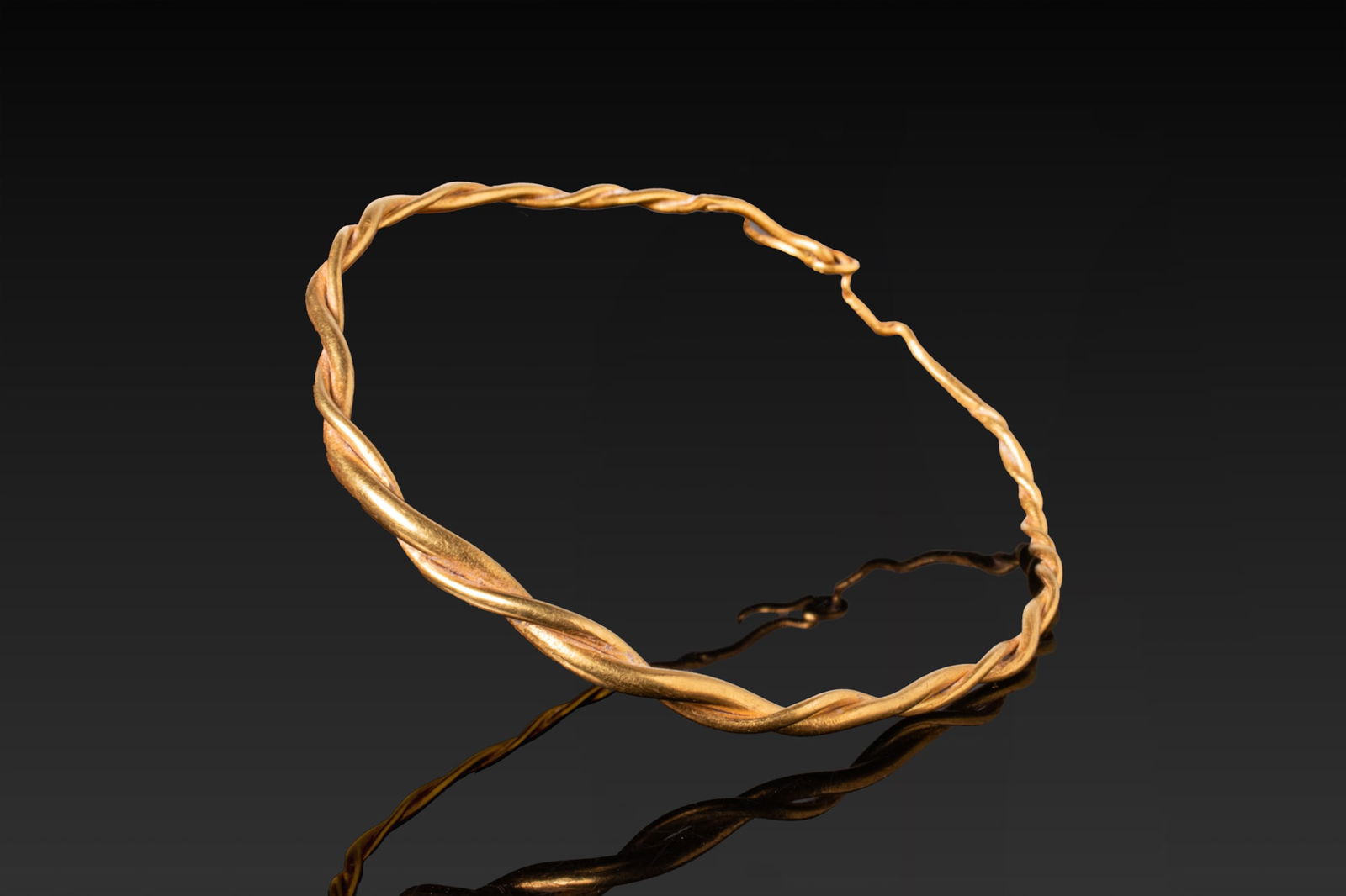 HELLENISTIC HIGH KARAT GOLD COILED BRACELET (1 of 12)