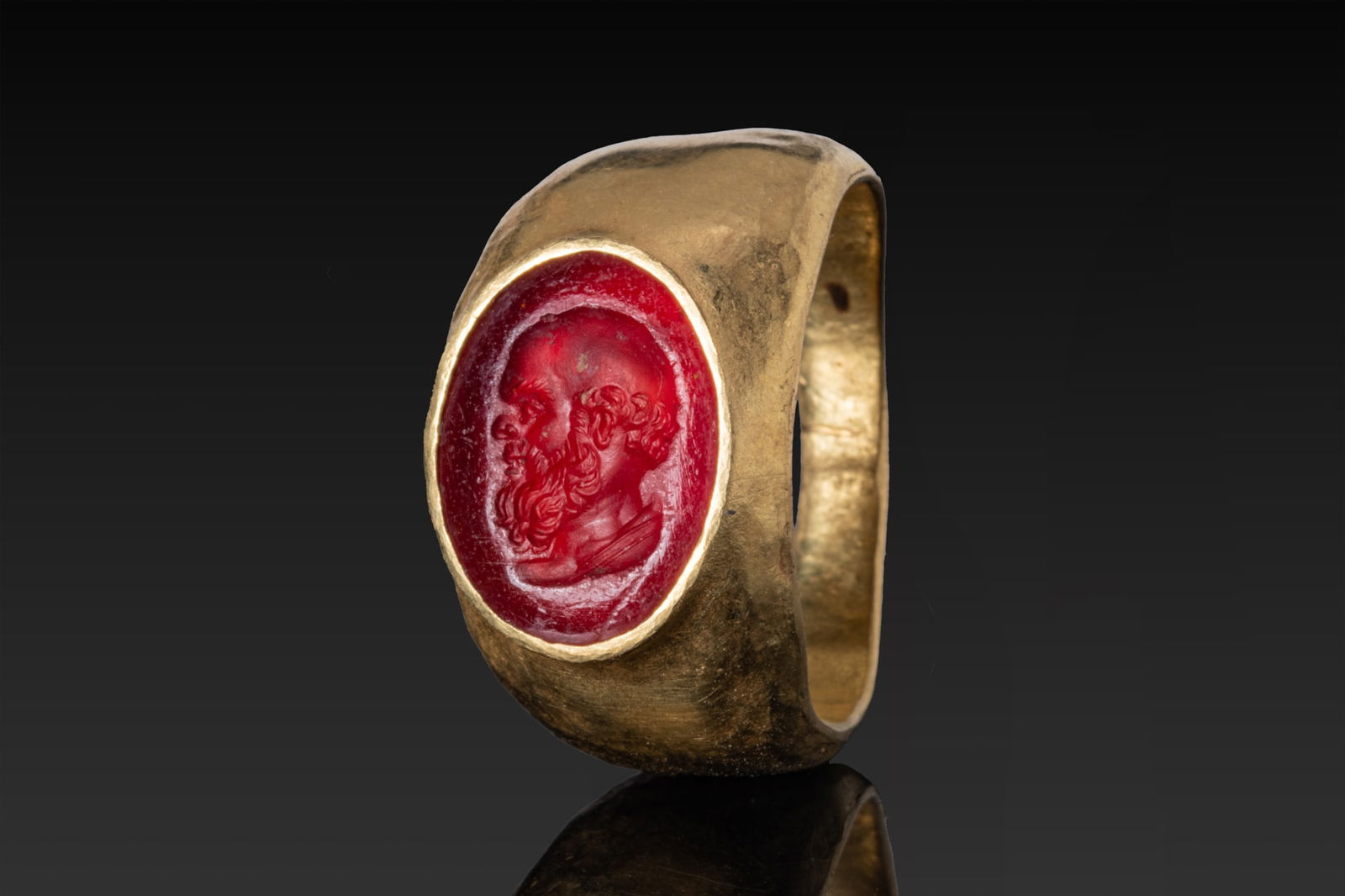 LARGE ROMAN HIGH KARAT GOLD RING WITH RED CARNELIAN INTAGLIO DEPICTING SOCRATES (1 of 3)