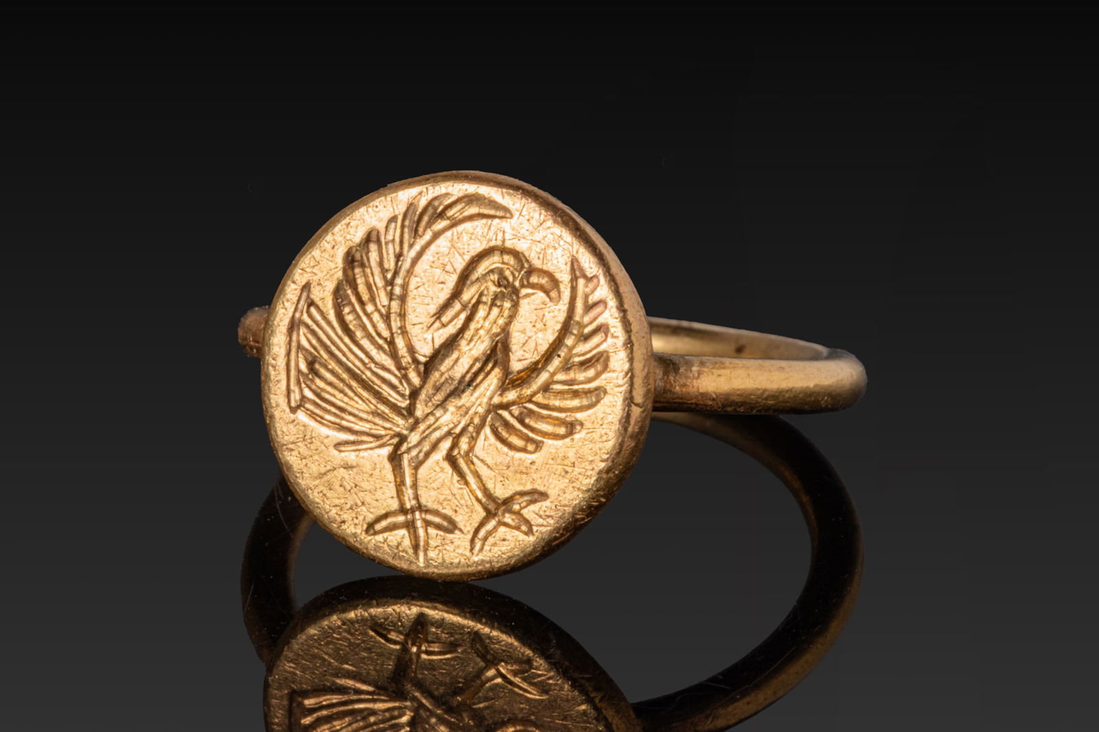 LATE ROMAN HIGH KARAT GOLD RING WITH EAGLE (1 of 3)