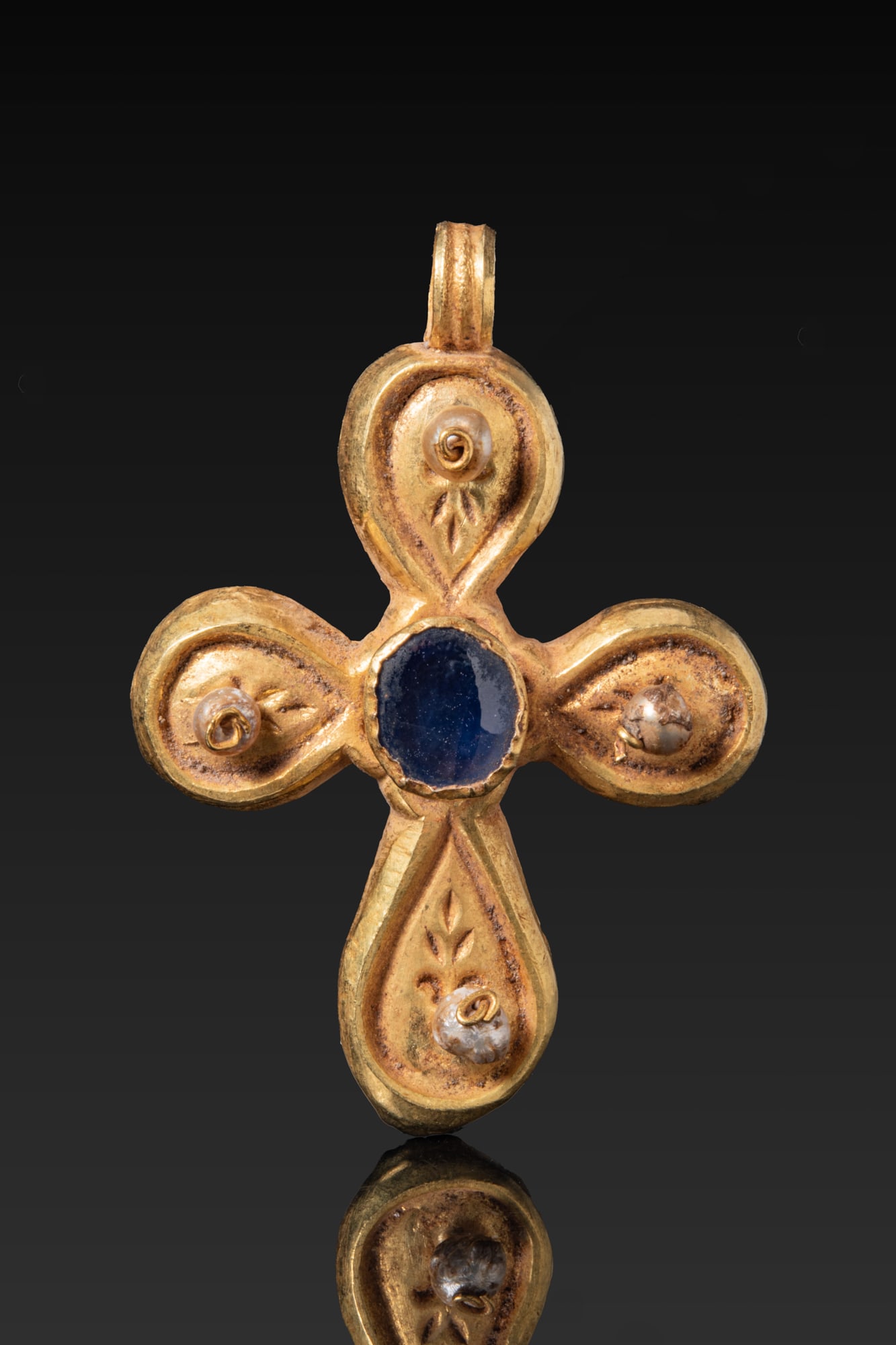 BYZANTINE HIGH KARAT GOLD CROSS PENDANT WITH CENTRAL CABOCHON AND PEARLS (1 of 3)