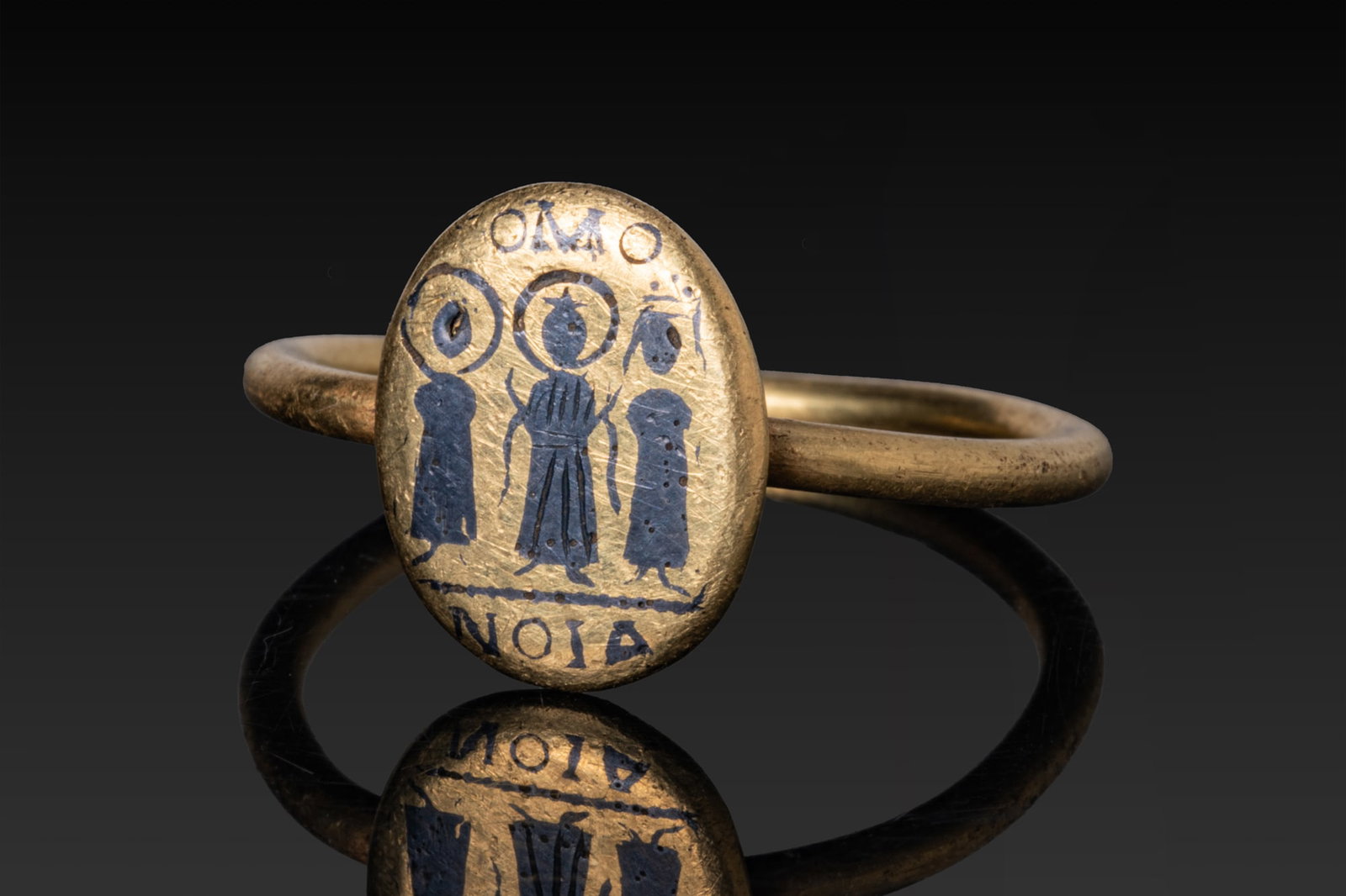 BYZANTINE HIGH KARAT GOLD AND NIELLO RING WITH INSCRIPTION OMONOIA (1 of 3)