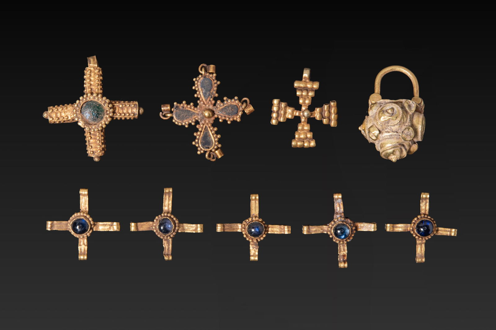 LARGE COLLECTION OF BYZANTINE GOLD PENDANTS (1 of 20)