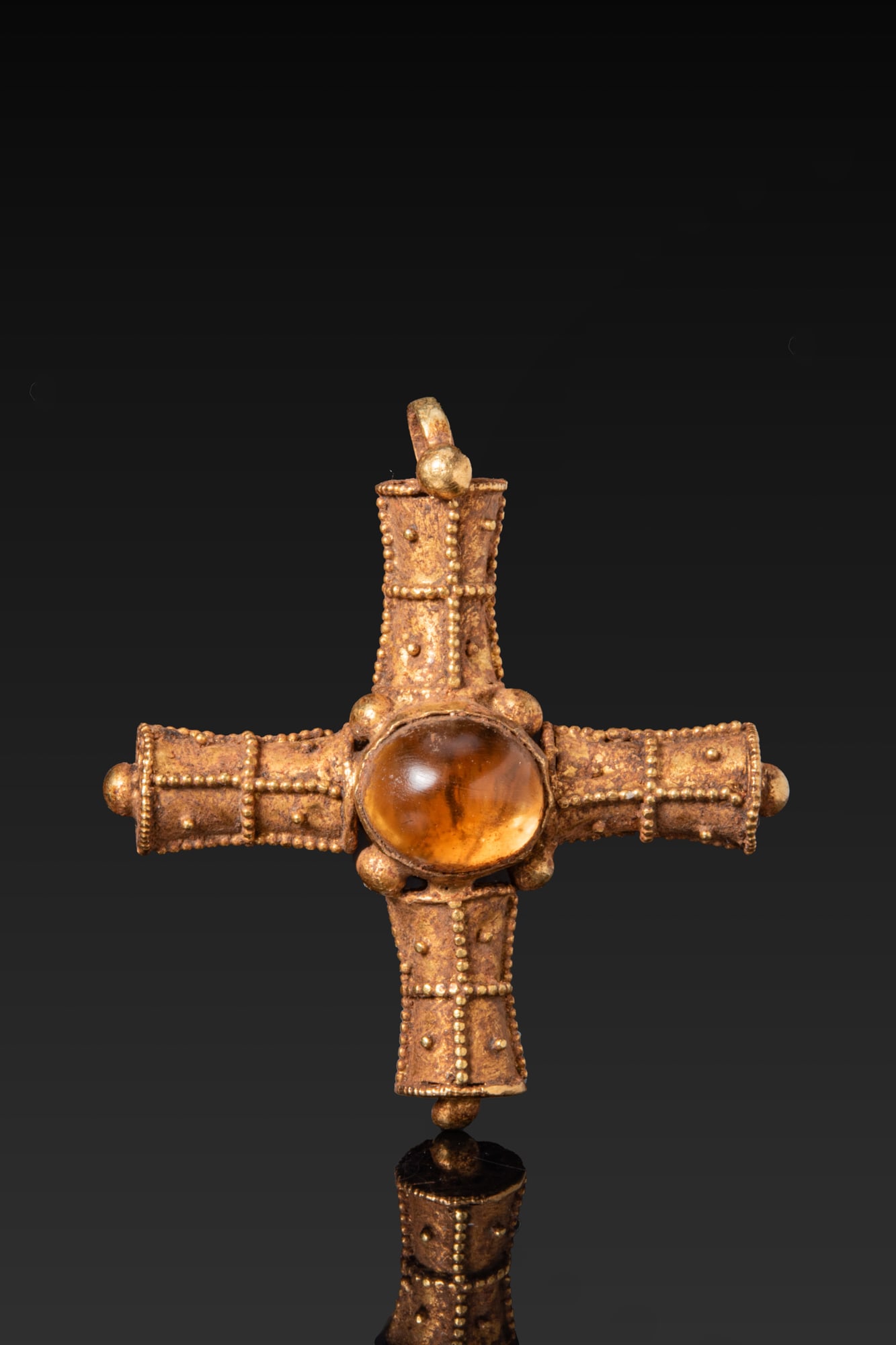 BYZANTINE HIGH KARAT GOLD CROSS PENDANT WITH CENTRAL CABOCHON (1 of 3)
