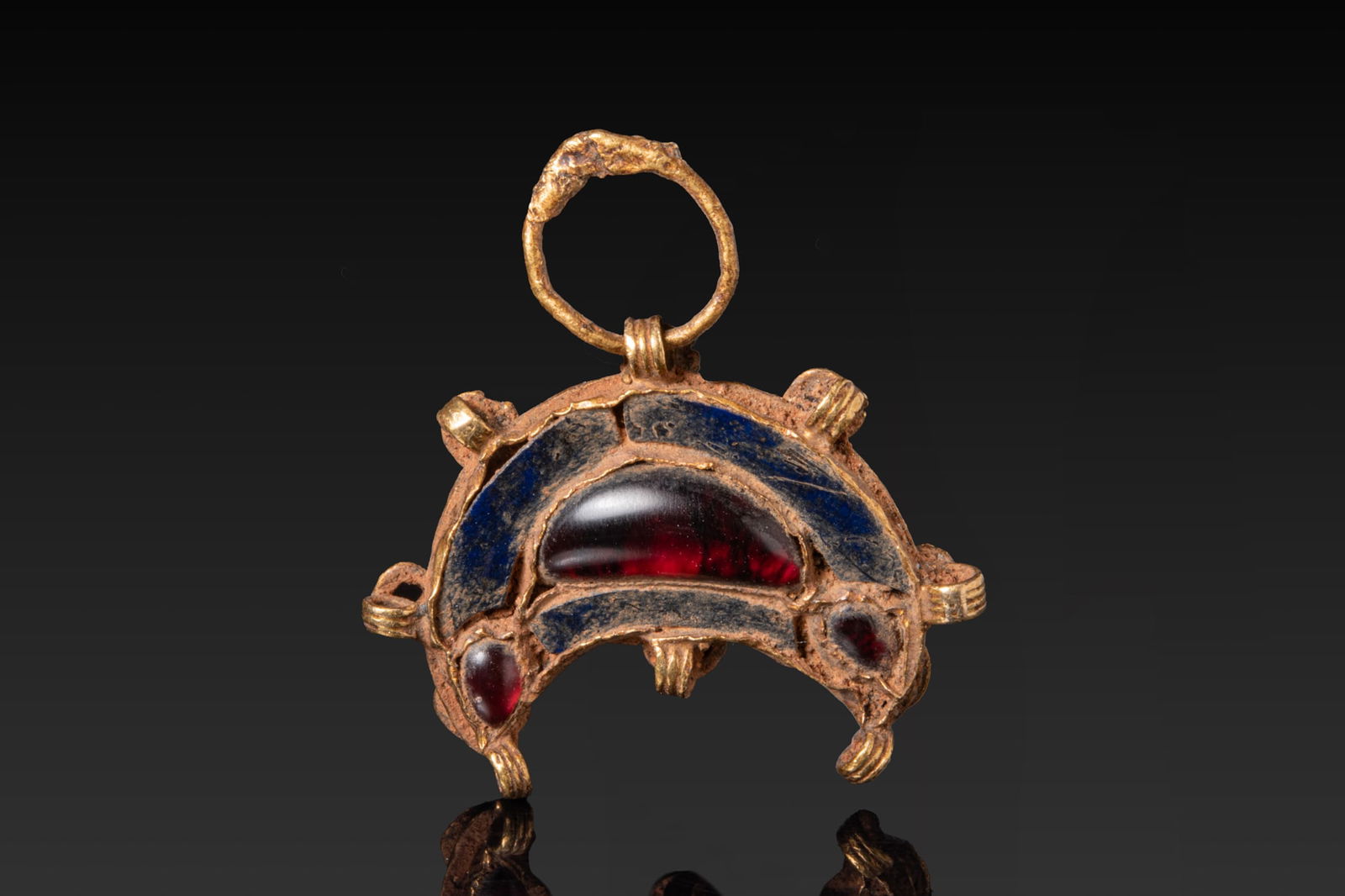 HELLENISTIC GOLD LUNAR PENDANT WITH LAPIS LAZULI AND RED GARNET (1 of 3)