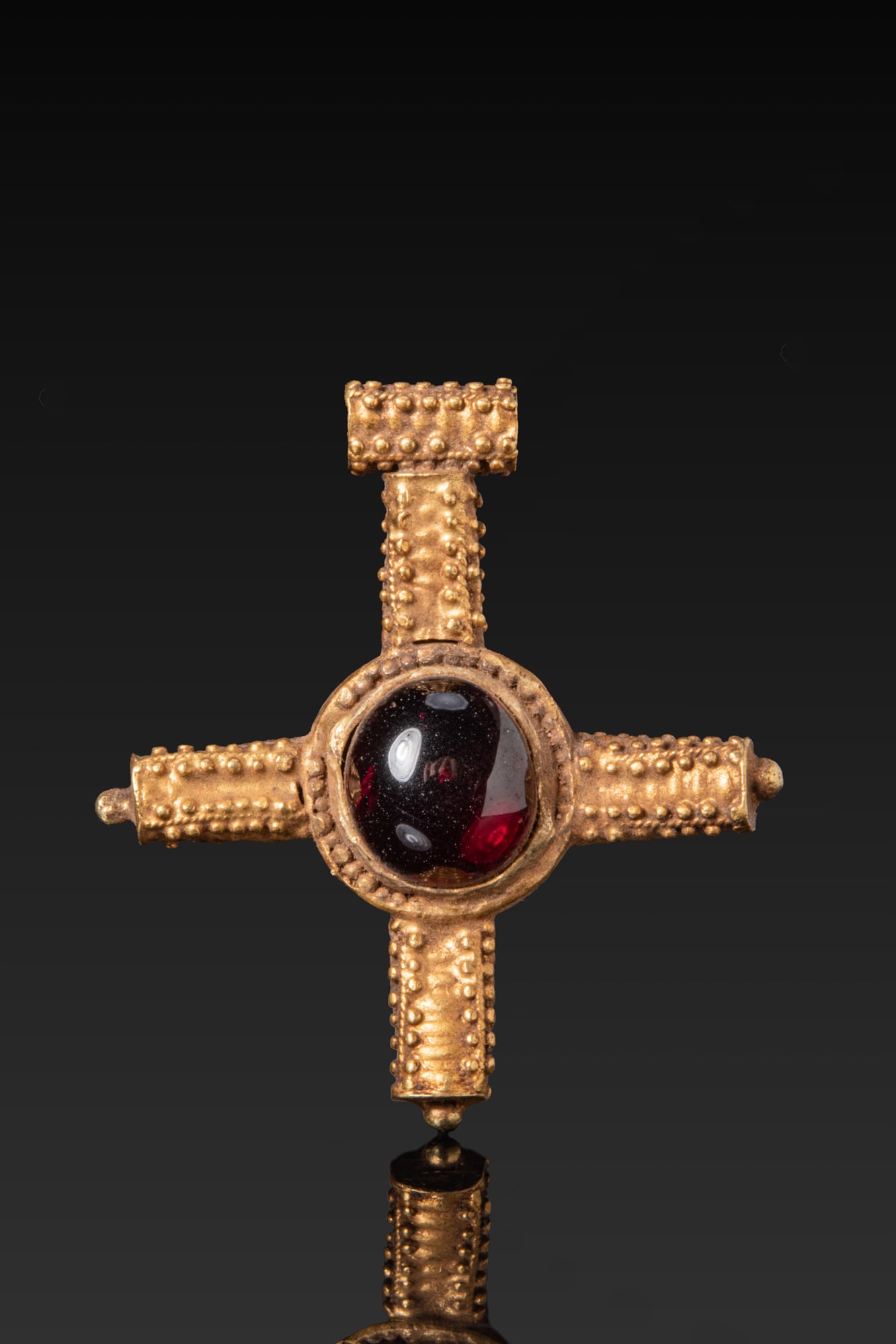 BYZANTINE HIGH KARAT GOLD CROSS PENDANT WITH LARGE CENTRAL RED GARNET CABOCHON (1 of 3)
