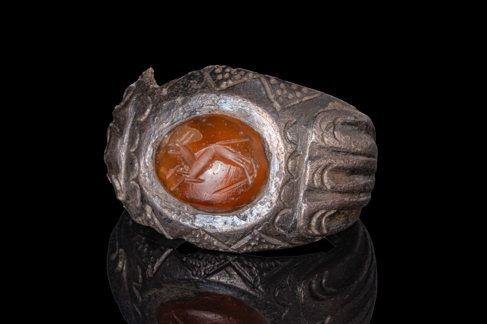 ROMAN SILVER ALLOY RING WITH CARNELIAN INTAGLIO OF A QUADRUPED (1 of 4)