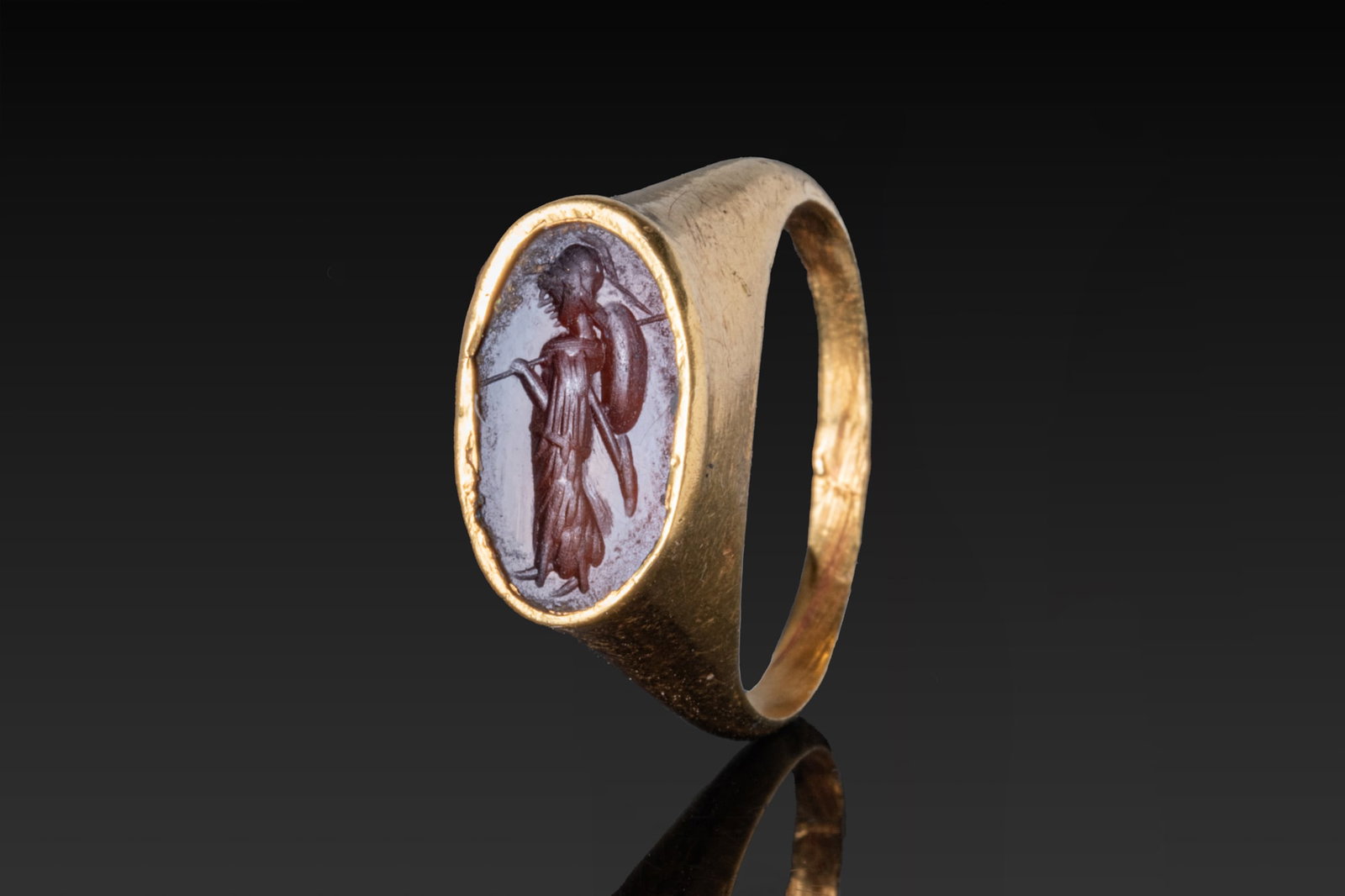 ROMAN GOLD RING WITH CARNELIAN INTAGLIO OF MINERVA (1 of 3)