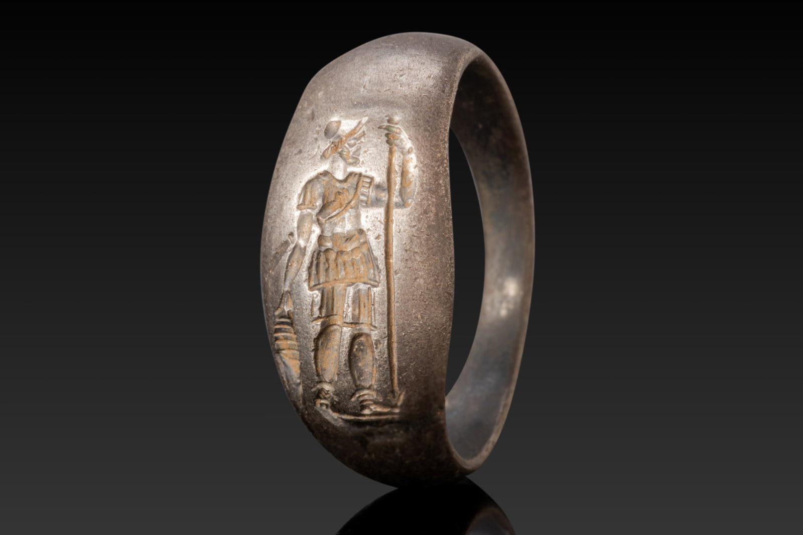 ROMAN SILVER RING WITH CENTURION (1 of 3)