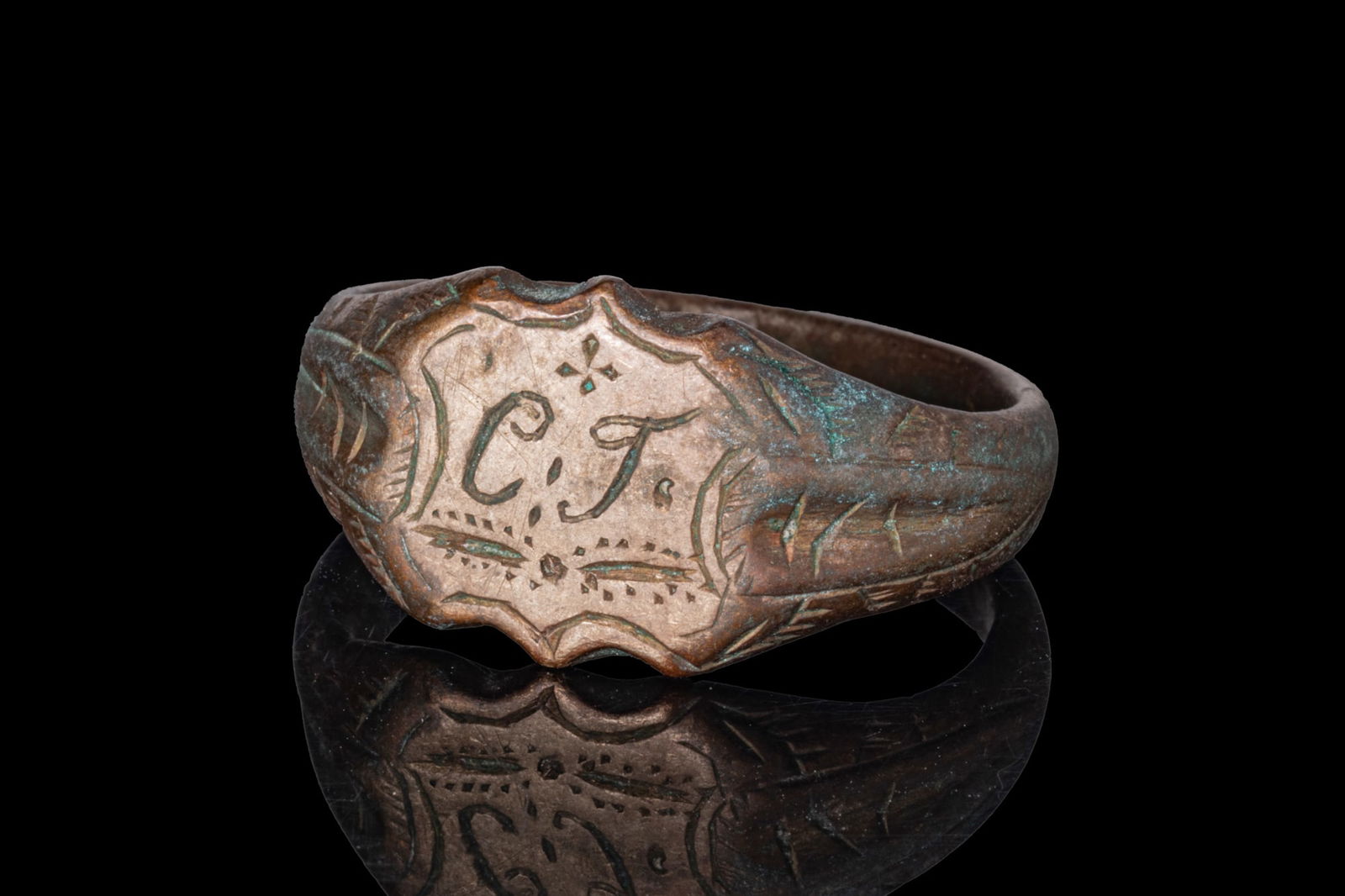 MEDIEVAL SILVER MERCHANT?S RING WITH INITIALS "C" AND "T" (1 of 4)