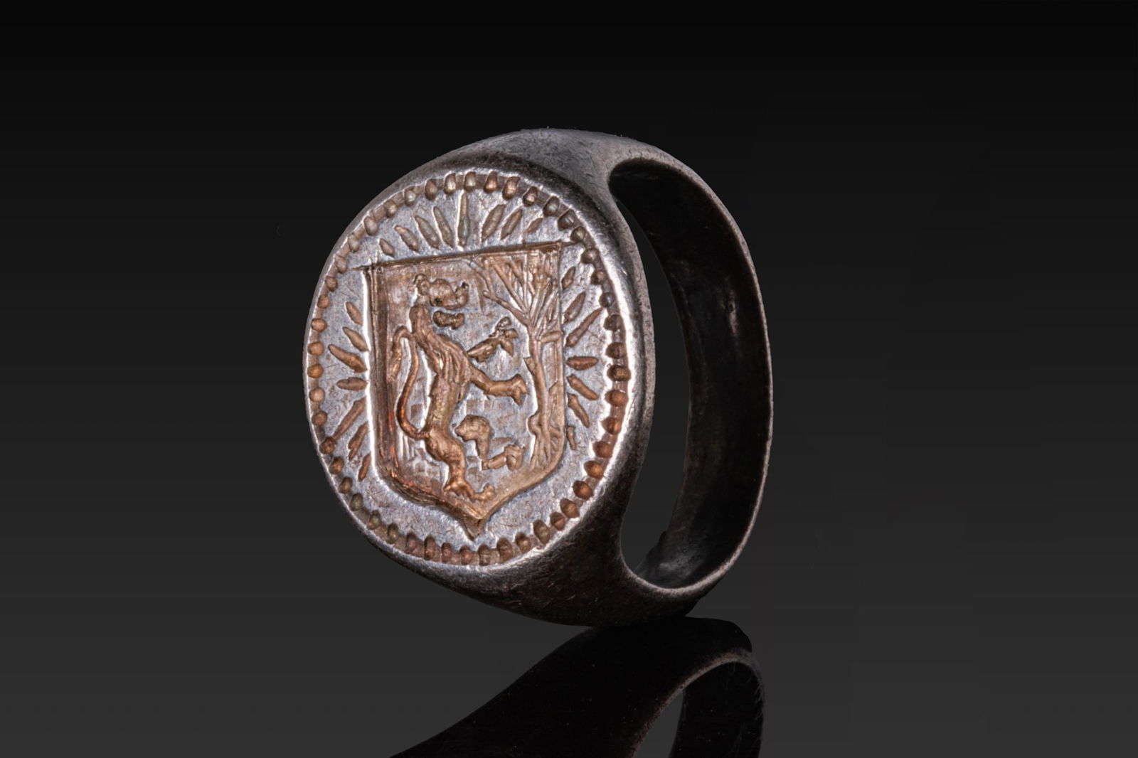 CRUSADER SILVER RING WITH RAMPANT LION ON SHIELD (1 of 3)