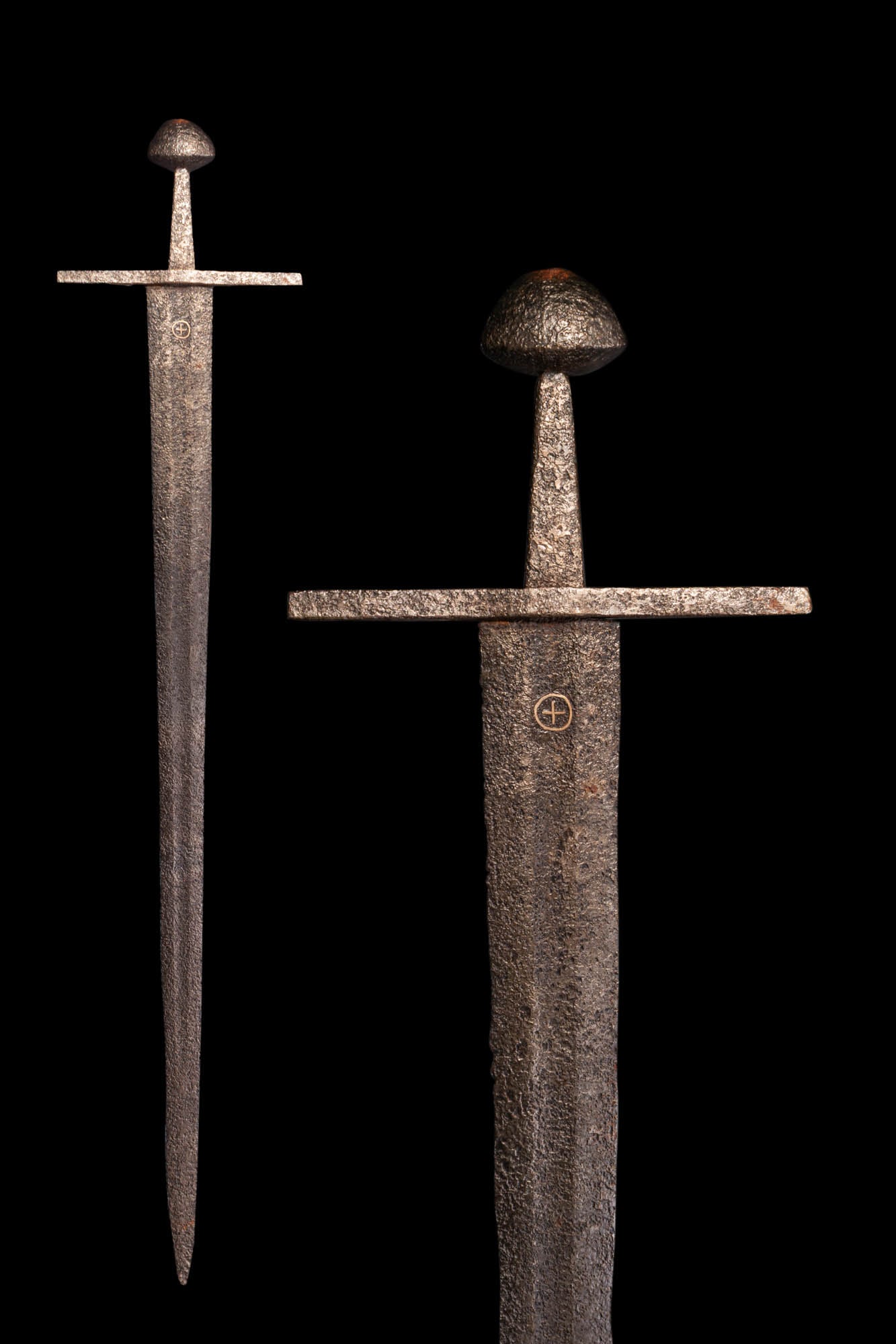 MEDIEVAL KNIGHTS ONE-HANDED SWORD (1 of 5)