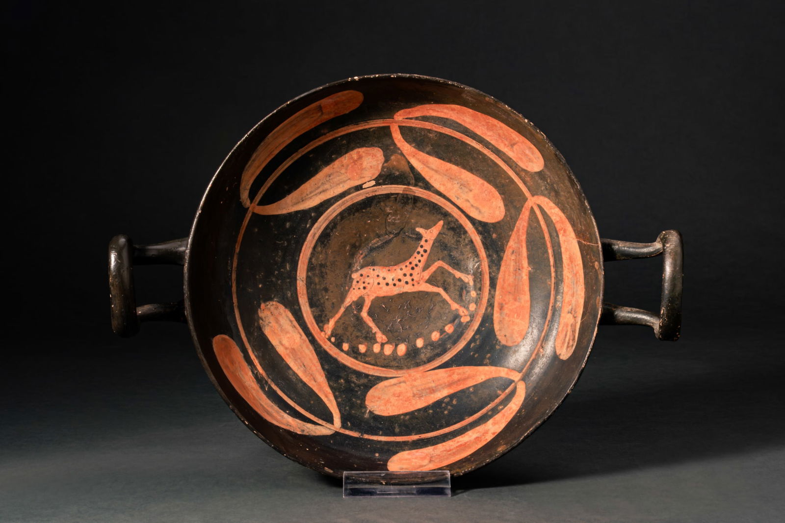 XENON WARE RED-FIGURE KYLIX WITH DEER (1 of 3)