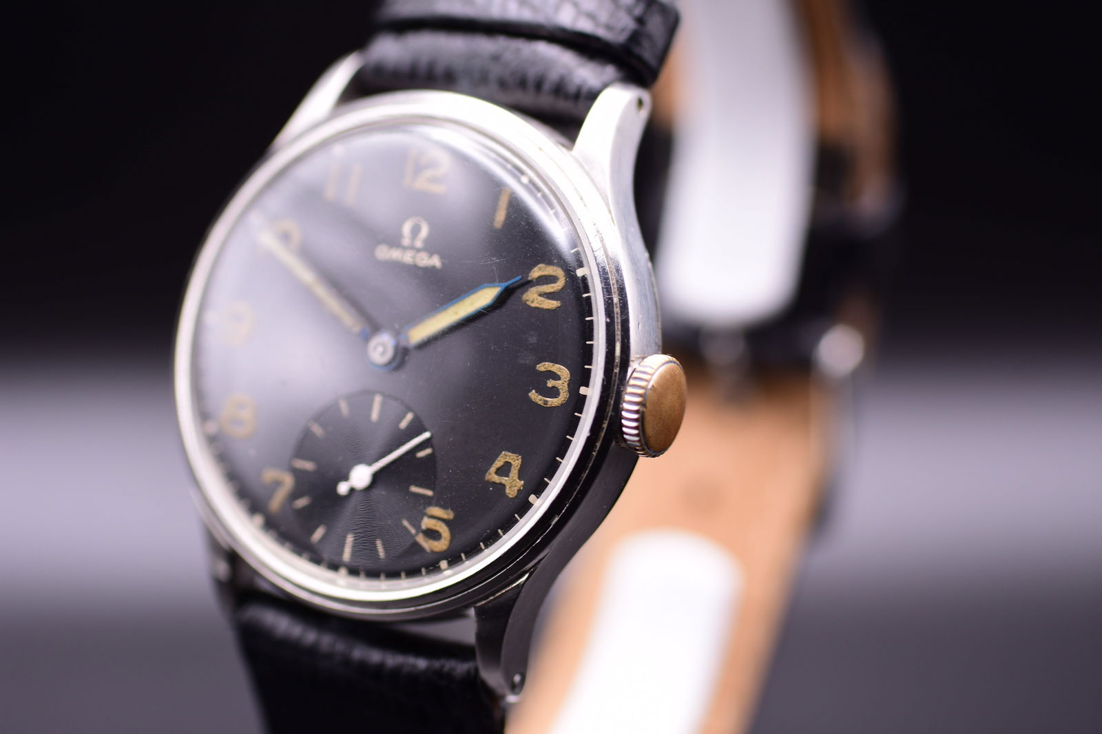 Omega Military Black Gilt Radium Dial Men's Wristwatch C.1939 - 3