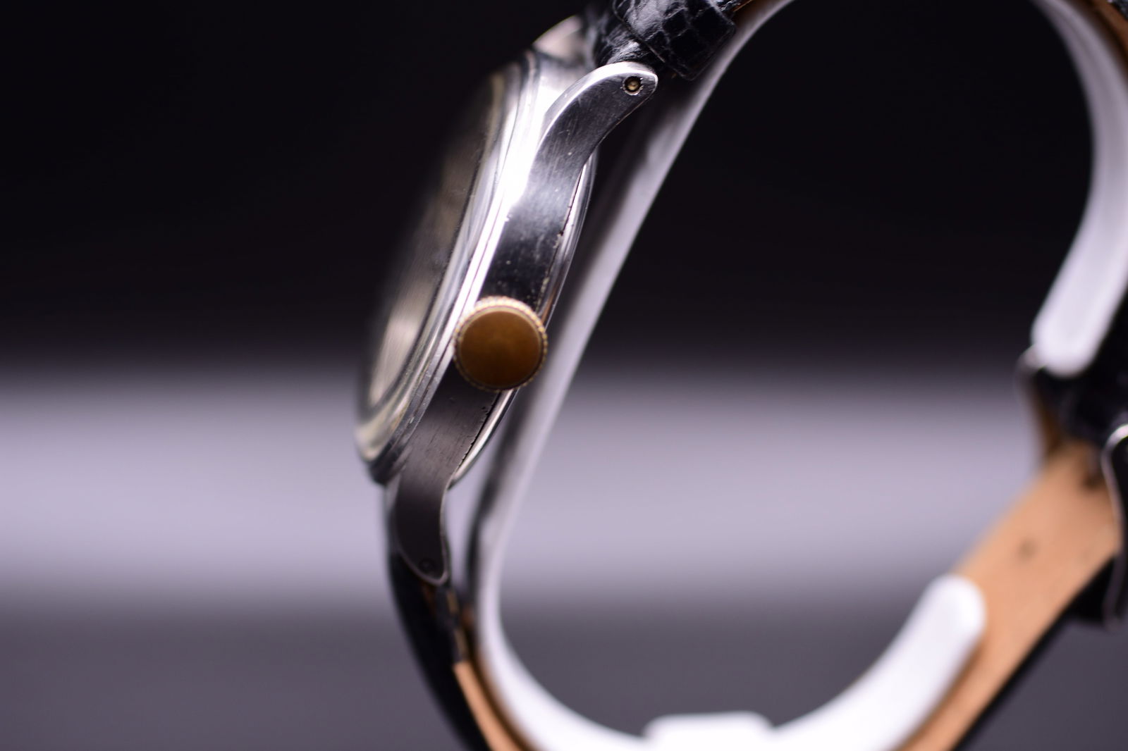 Omega Military Black Gilt Radium Dial Men's Wristwatch C.1939 - 4