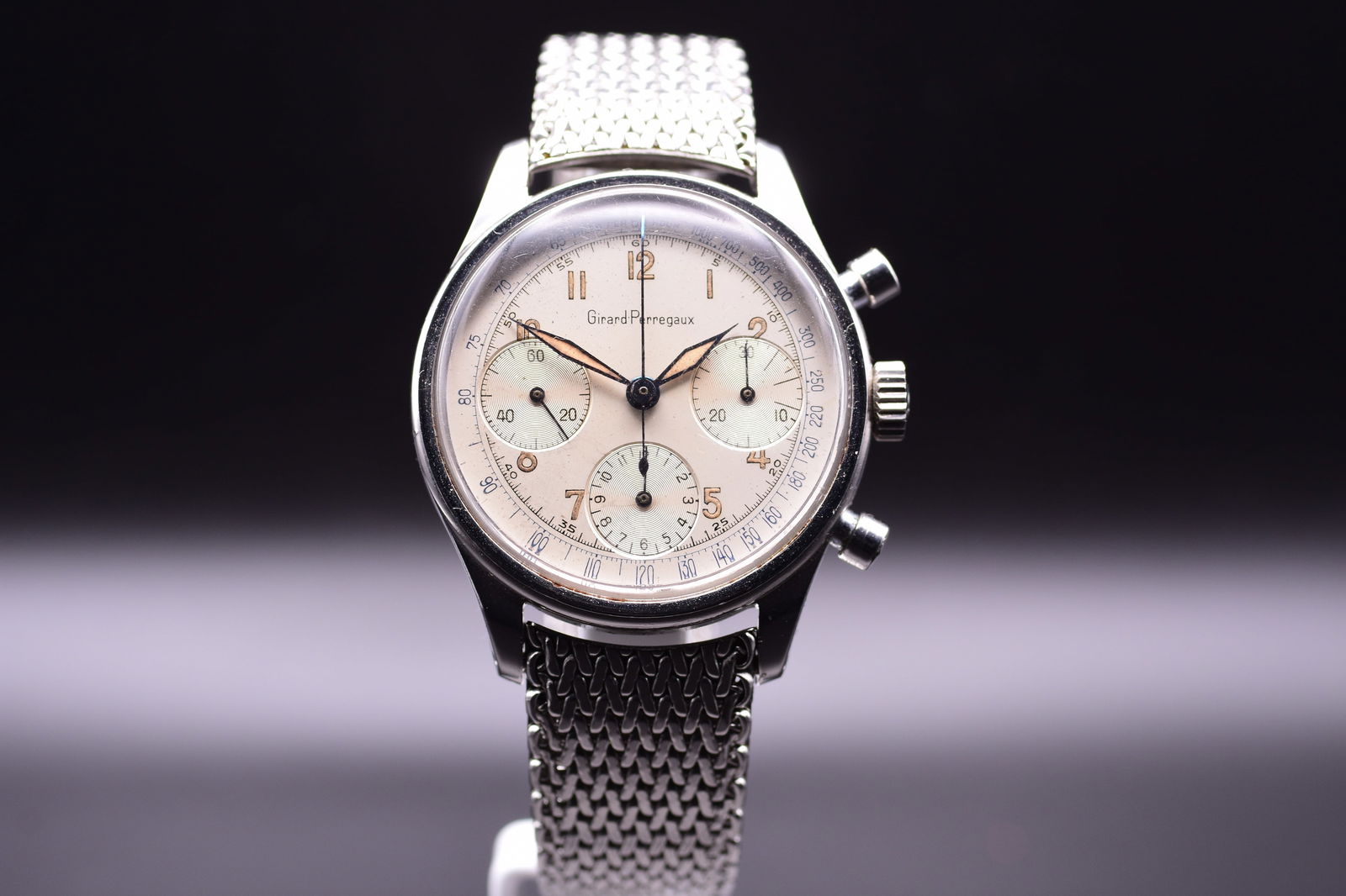 Girard Perregaux Radium Dial Chronograph C.1950's Men's Watch Valjoux 72: C. 1950'sAThe Girard-Perregaux GP 1950's Radium Dial Chronograph is a highly regarded vintage men's watch from a prestigious Swiss watchmaking brand. This particular model, featuring a Valjoux 72