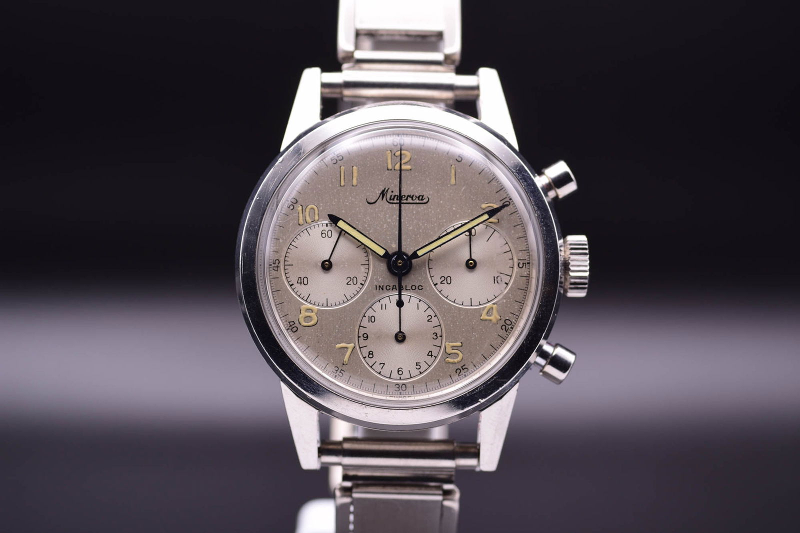 Minerva Fine and Rare Chronograph Ref VD712, C.1950s Valjoux 72 Men's Wristwatch (1 of 5)