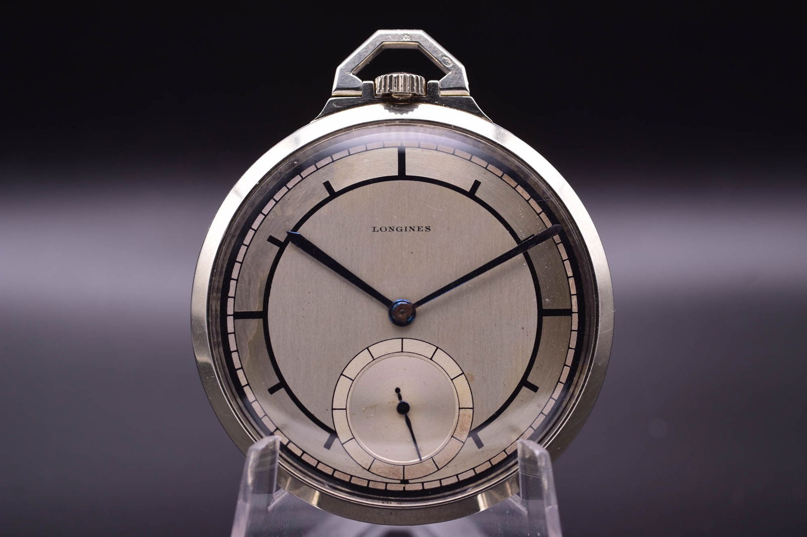 Longines: A Highly Collectible 18k White Gold Art Deco Pocket Watch with Two-Tone Dial and Cal. 18.8 (1 of 3)