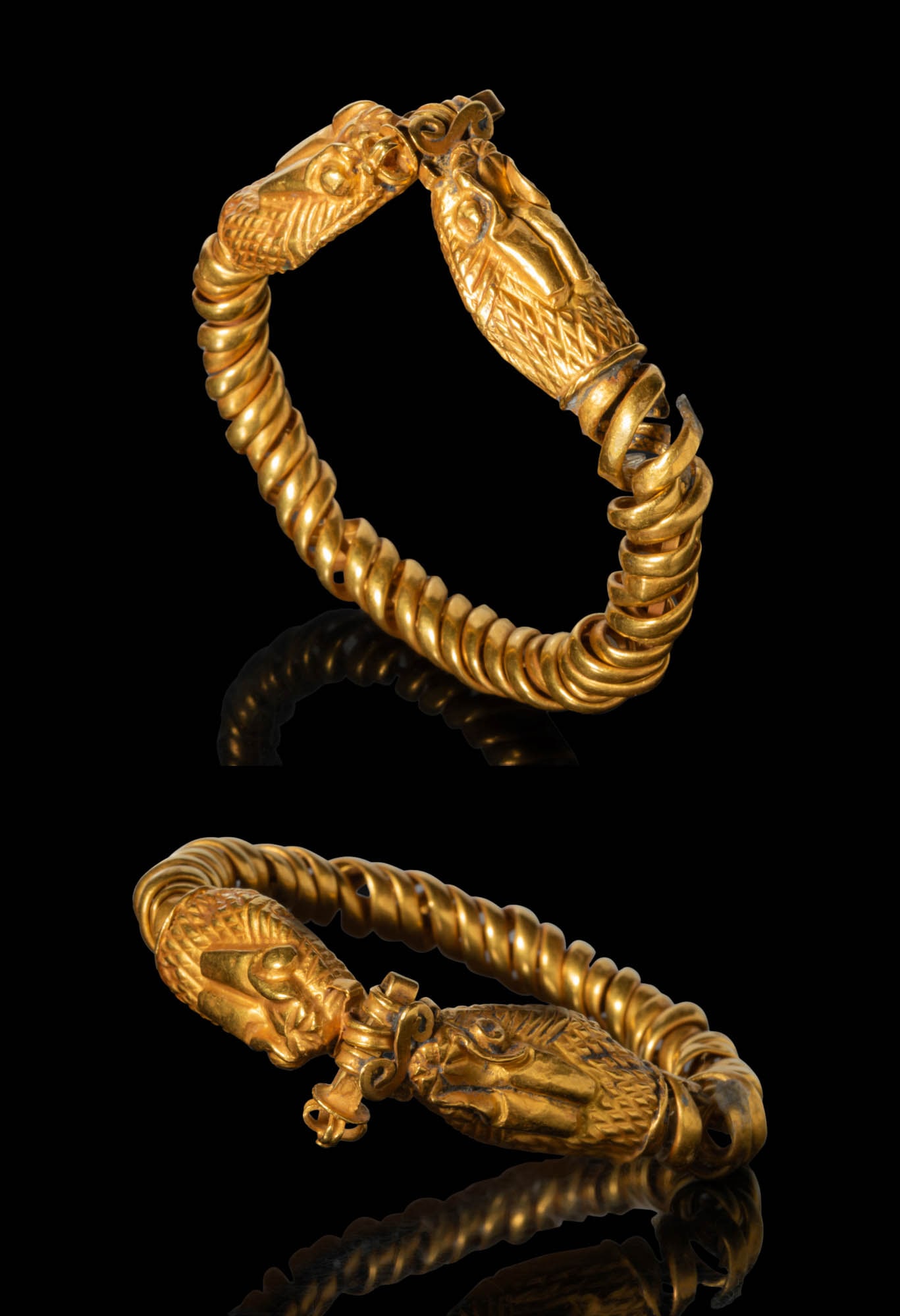STUNNING EGYPTIAN HIGH KARAT HIGH KARAT GOLD BRACELET WITH SNAKE HEADS - PUBLISHED (1 of 11)
