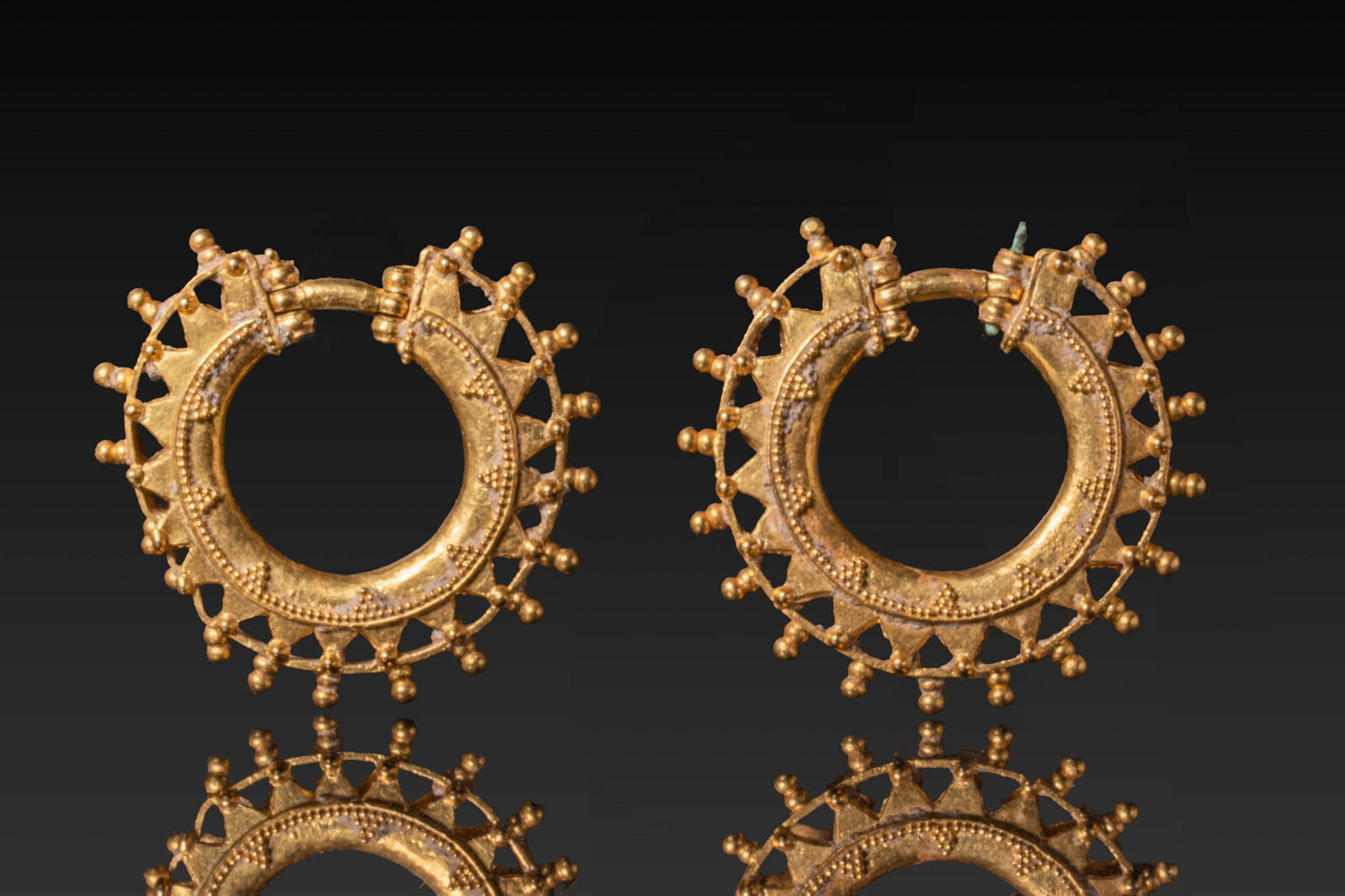 HUGE HELLENISTIC MATCHED PAIR OF HIGH KARAT GOLD FILIGREE EARRINGS (1 of 6)