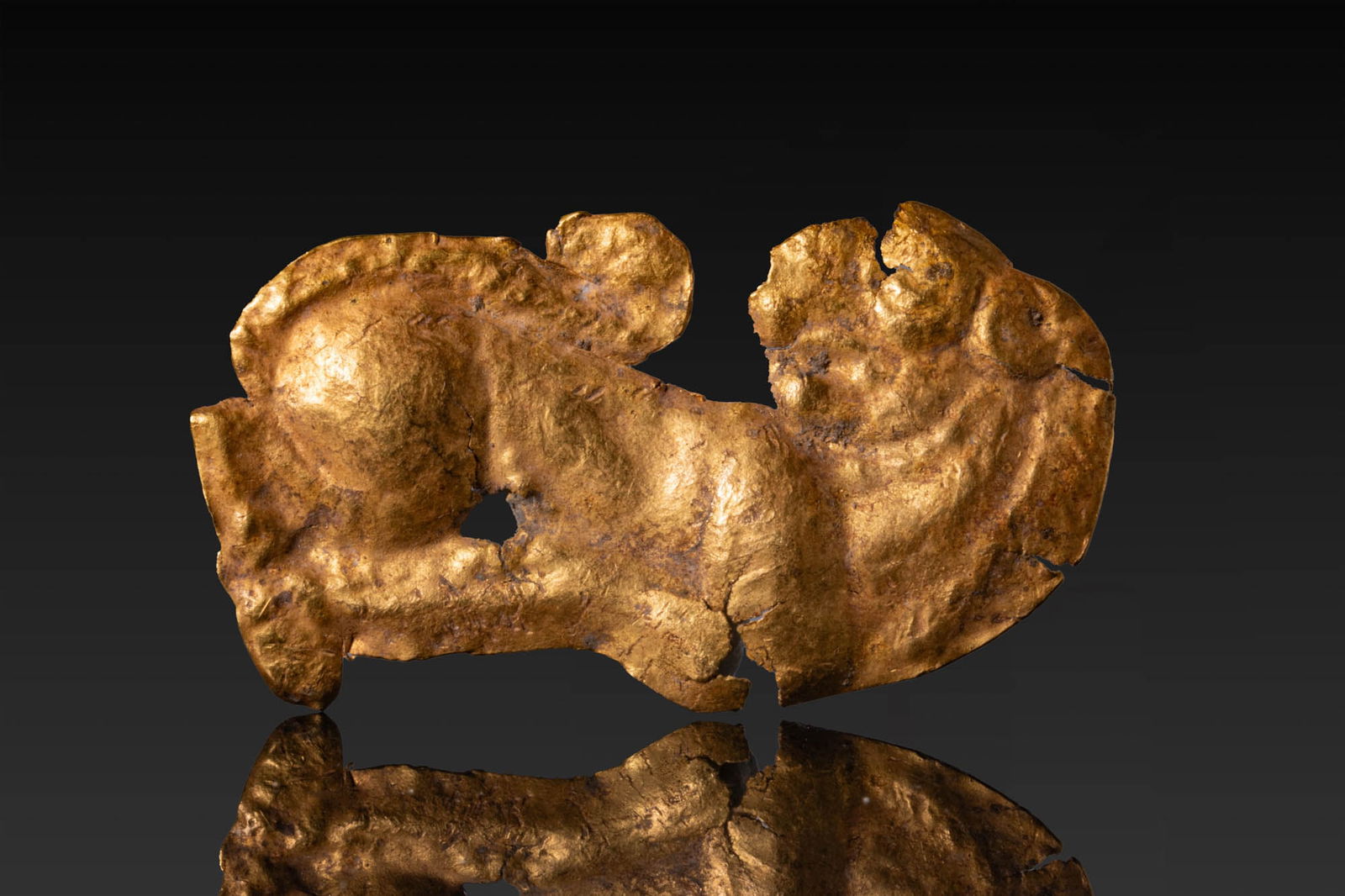 SCYTHIAN HIGH KARAT GOLD LION APPLIQU? (1 of 6)