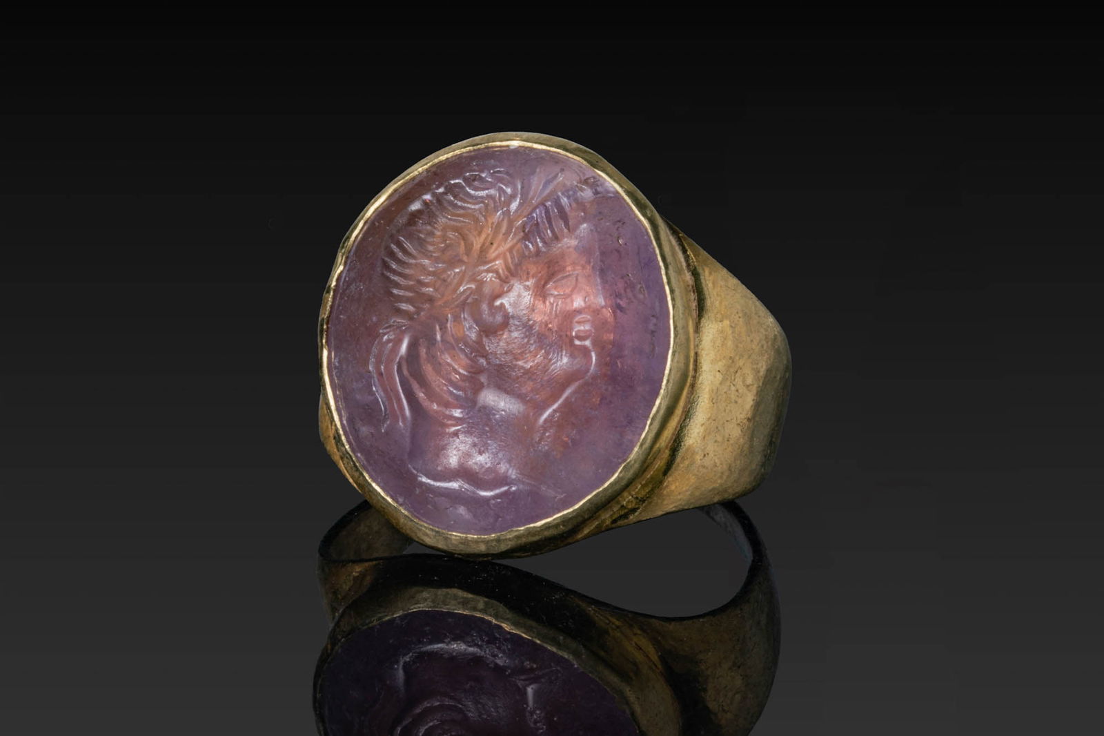 ROMAN HIGH KARAT GOLD RING WITH AMETHYST INTAGLIO OF IMPERIAL PORTRAIT (1 of 4)