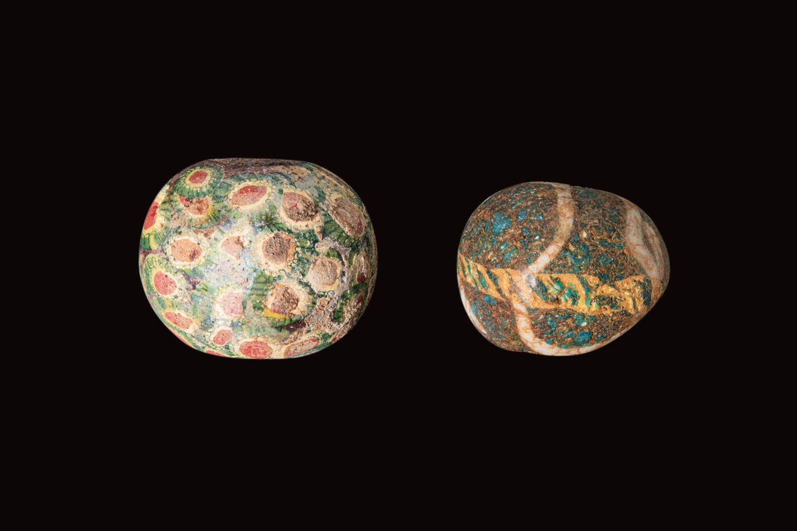 PAIR OF GRAECO-ROMAN MOSAIC GLASS BEADS (1 of 3)