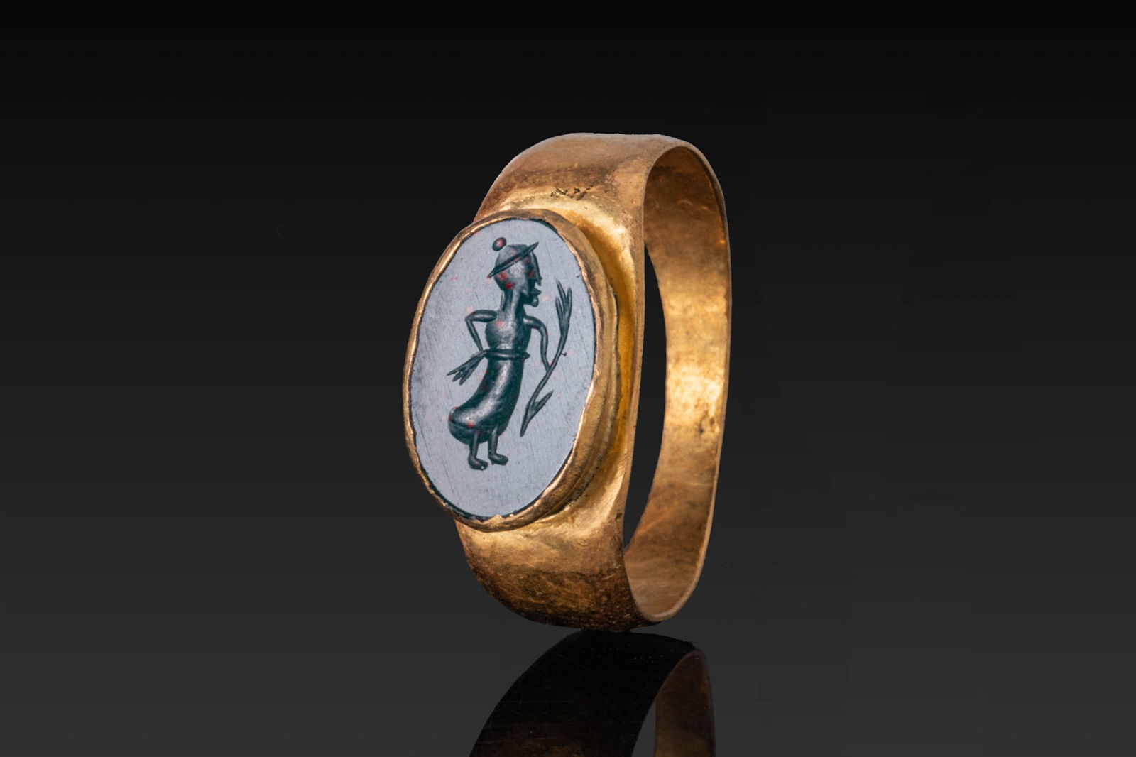 ROMAN BLOODSTONE INTAGLIO OF A GODDESS IN HIGH KARAT GOLD RING (1 of 3)
