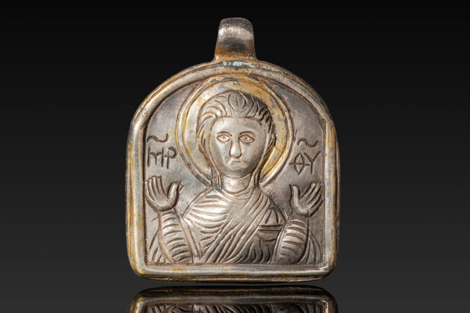 BYZANTINE SILVER-GILT PENDANT WITH VIRGIN MARY (1 of 3)