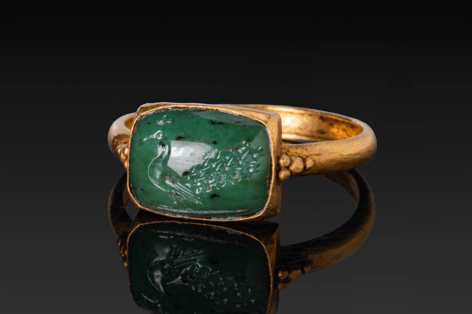 BYZANTINE HIGH KARAT GOLD RING WITH BERYL INTAGLIO OF A PEACOCK (1 of 3)