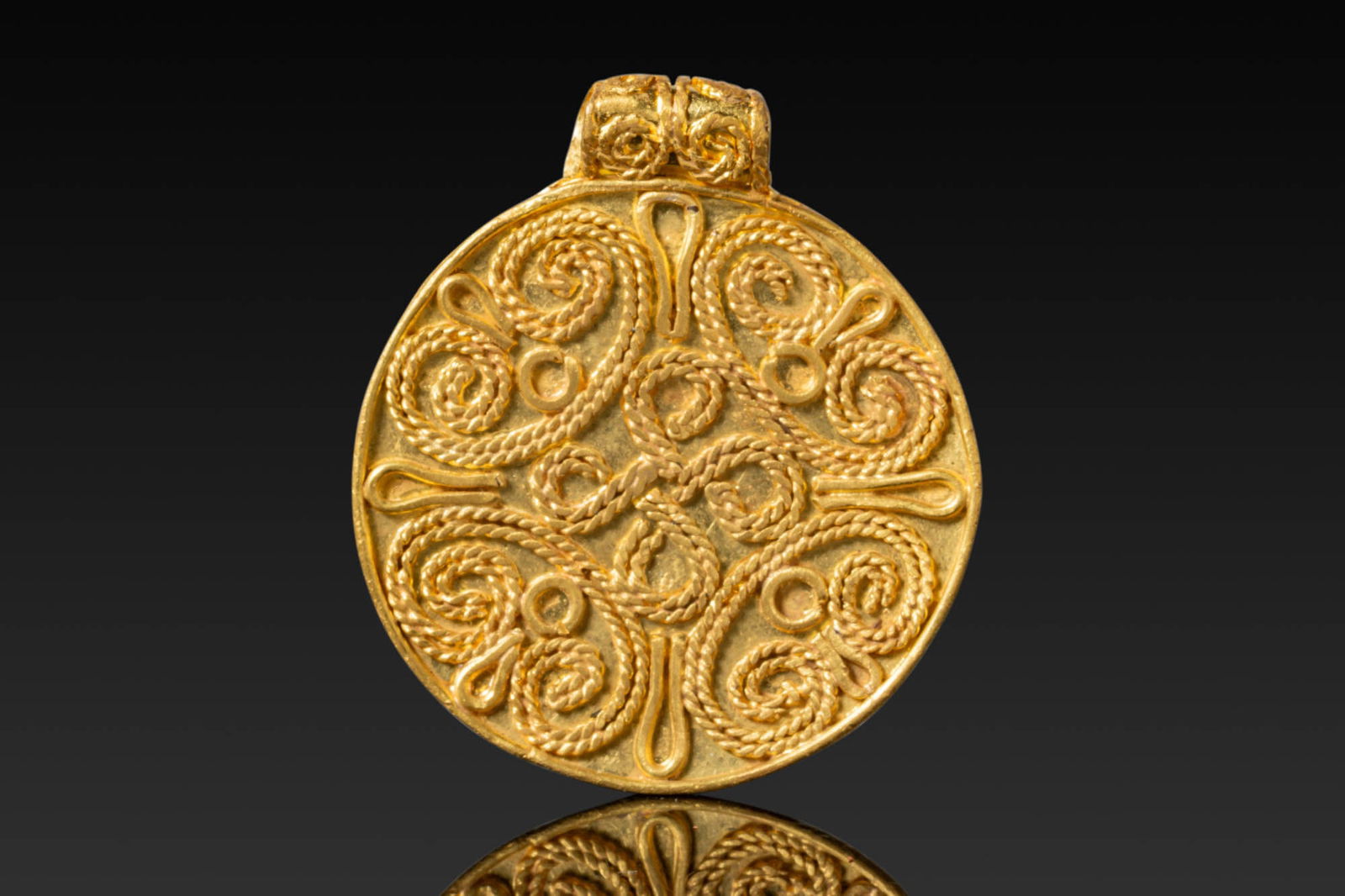 VIKING SCANDINAVIAN HIGH KARAT GOLD PENDANT WITH CROSS (1 of 4)