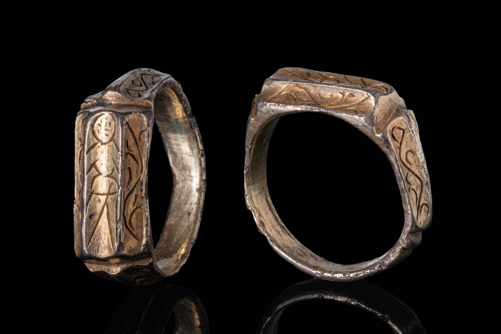 RARE BRITISH MEDIEVAL SILVER-GILT ICONOGRAPHIC RING WITH A SAINT (1 of 7)