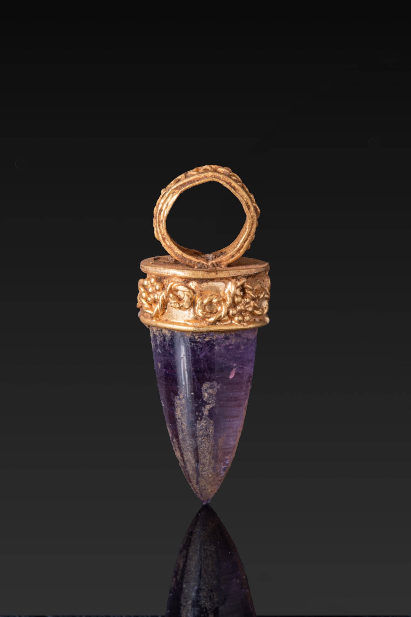 HELLENISTIC HIGH KARAT GOLD PENDANT WITH AMETHYST (1 of 3)
