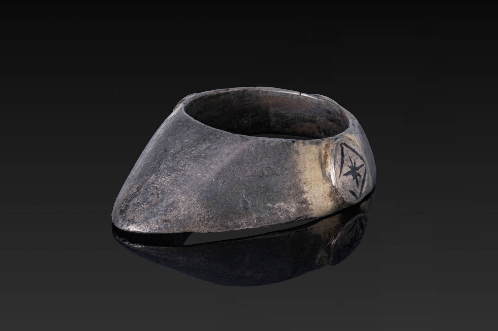 BYZANTINE SILVER AND NIELLO ARCHER'S RING WITH STARS (1 of 5)