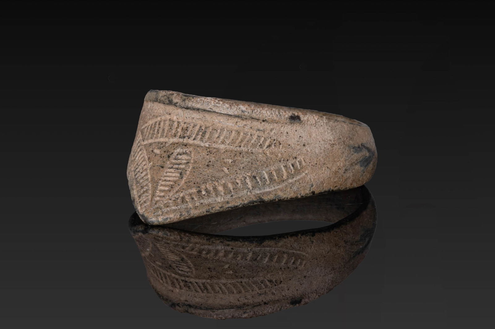 BYZANTINE BRONZE ARCHER'S RING (1 of 5)