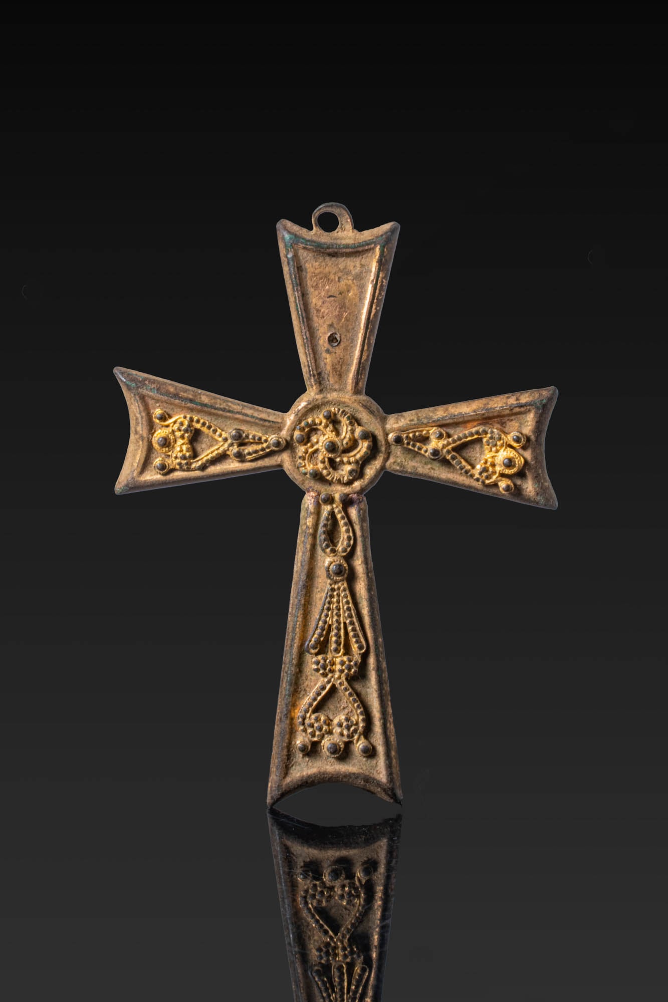 MEDIEVAL GOTHIC GILT-BRONZE PATT?E CROSS PENDANT (1 of 3)