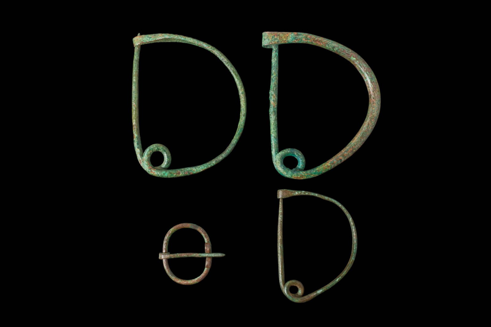 COLLECTION OF FOUR BRONZE AGE BRONZE BROOCHES (1 of 2)