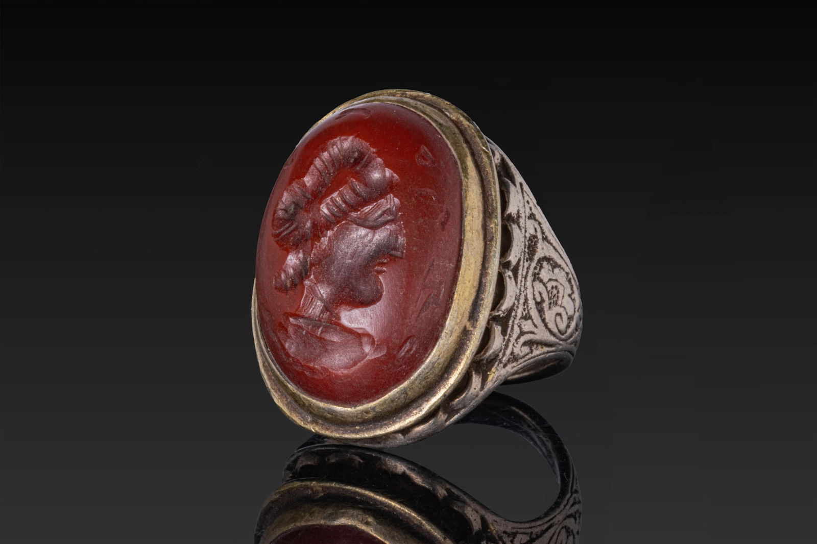 OTTOMAN OR QAJAR SILVER-GILT RING WITH RED STONE INTAGLIO PORTRAIT OF A NOBLEMAN (1 of 5)