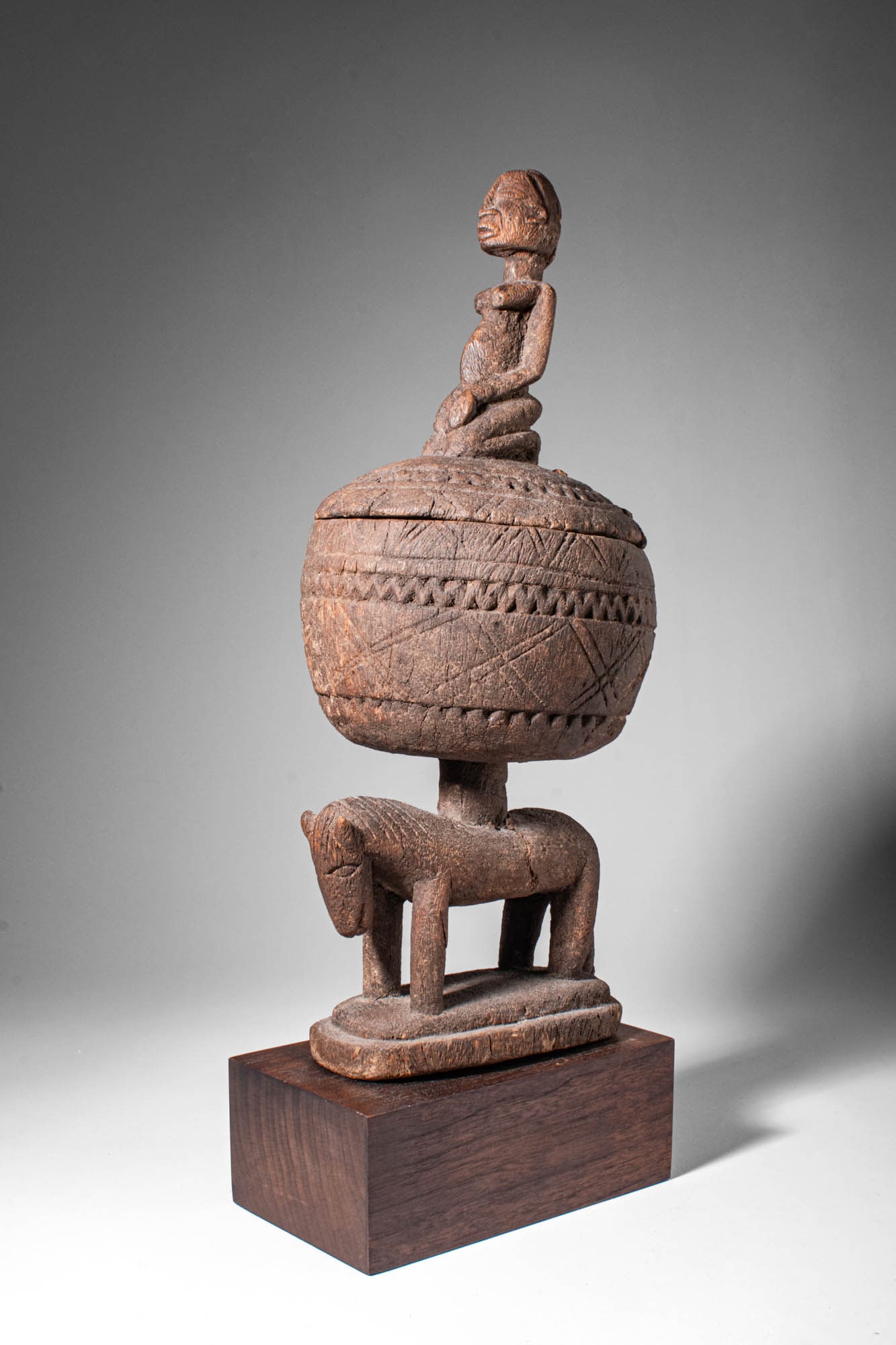 DOGON CEREMONIAL BOWL MOUNTED ON HORSE, WITH FIGURATIVE LID (1 of 5)