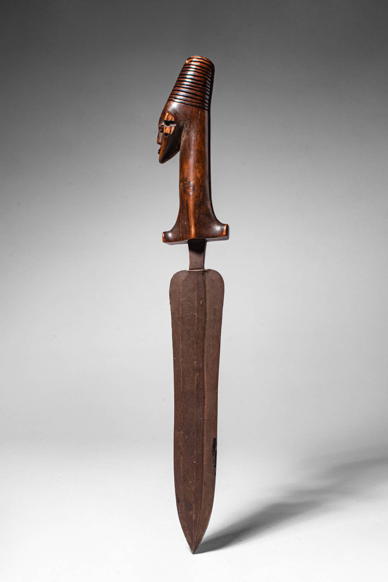 MANGBETU ANTHROPOMORPHIC NAMAMBELE KNIFE (1 of 5)