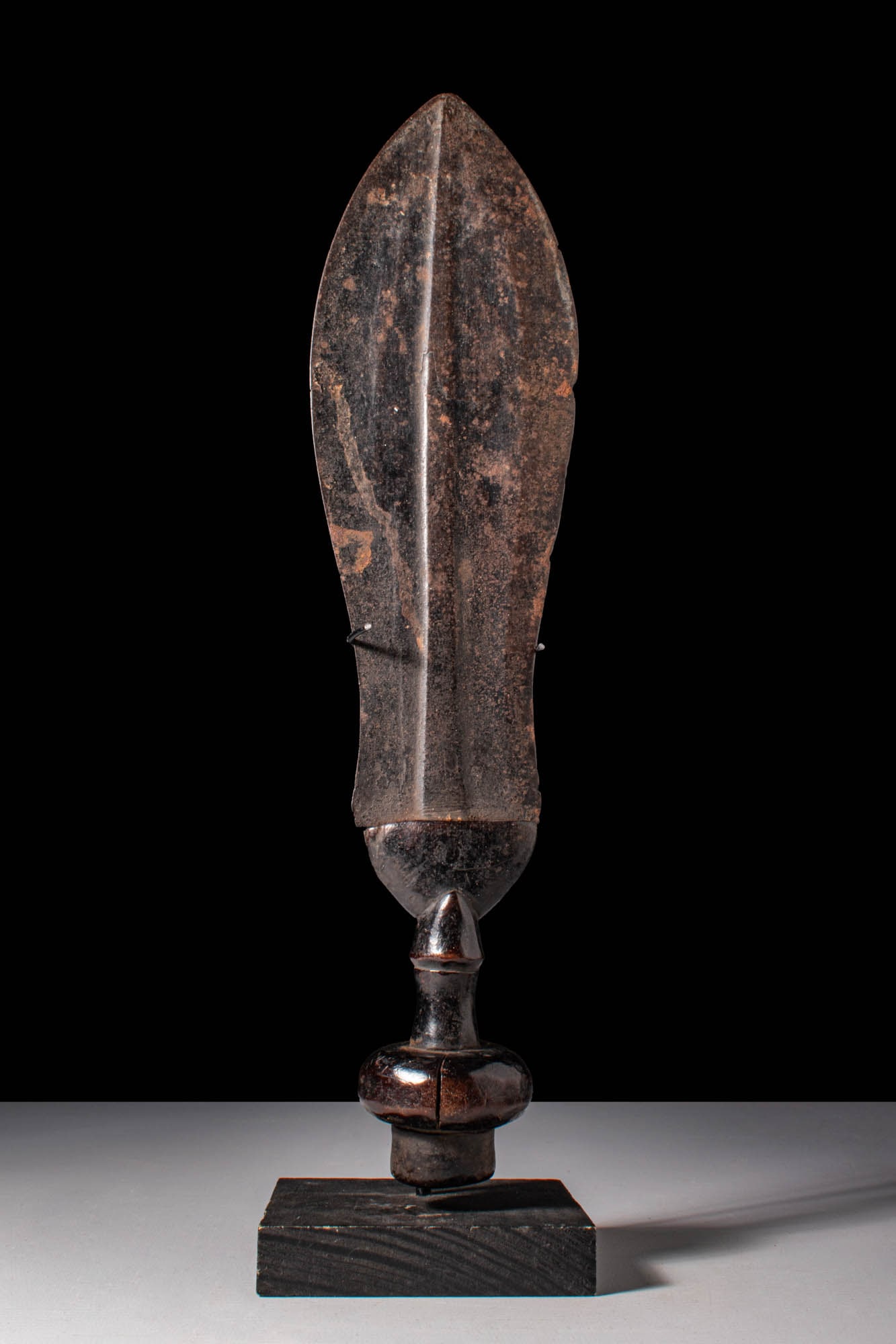 MANGBETU CEREMONIAL DAGGER (1 of 4)