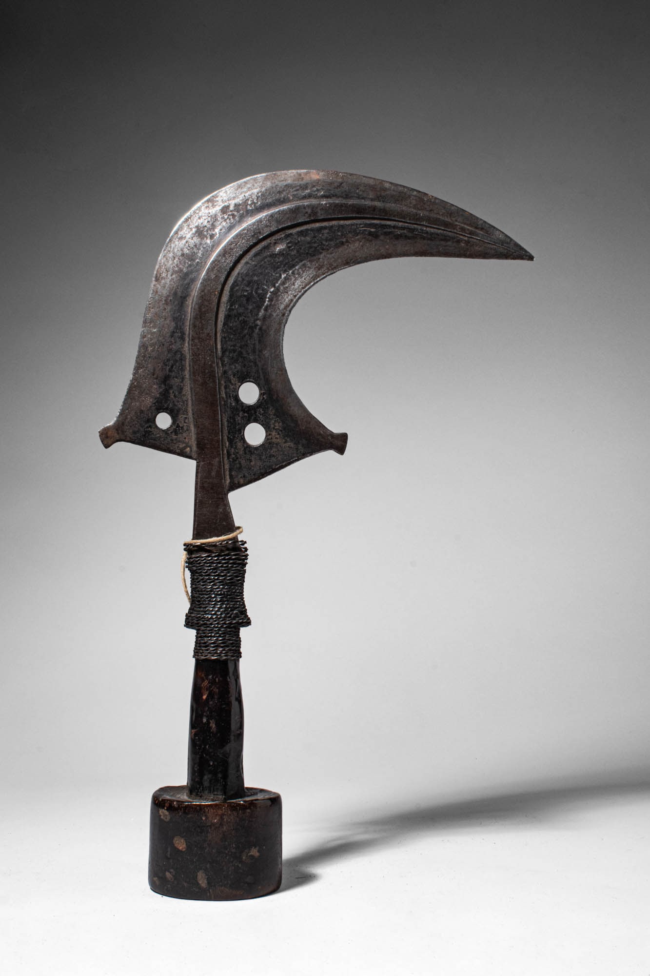 MANGBETU TRUMBASH SICKLE KNIFE (1 of 4)