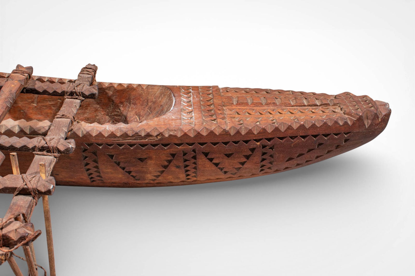 OCEANIC CANOE MODEL - 10