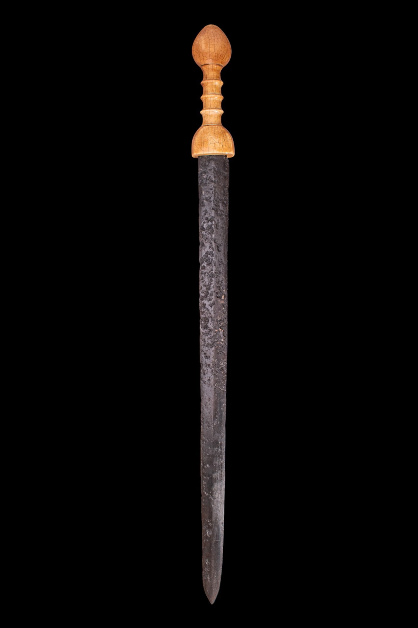 LONG ROMAN IRON SPATHA WITH BONE HANDLE (1 of 6)